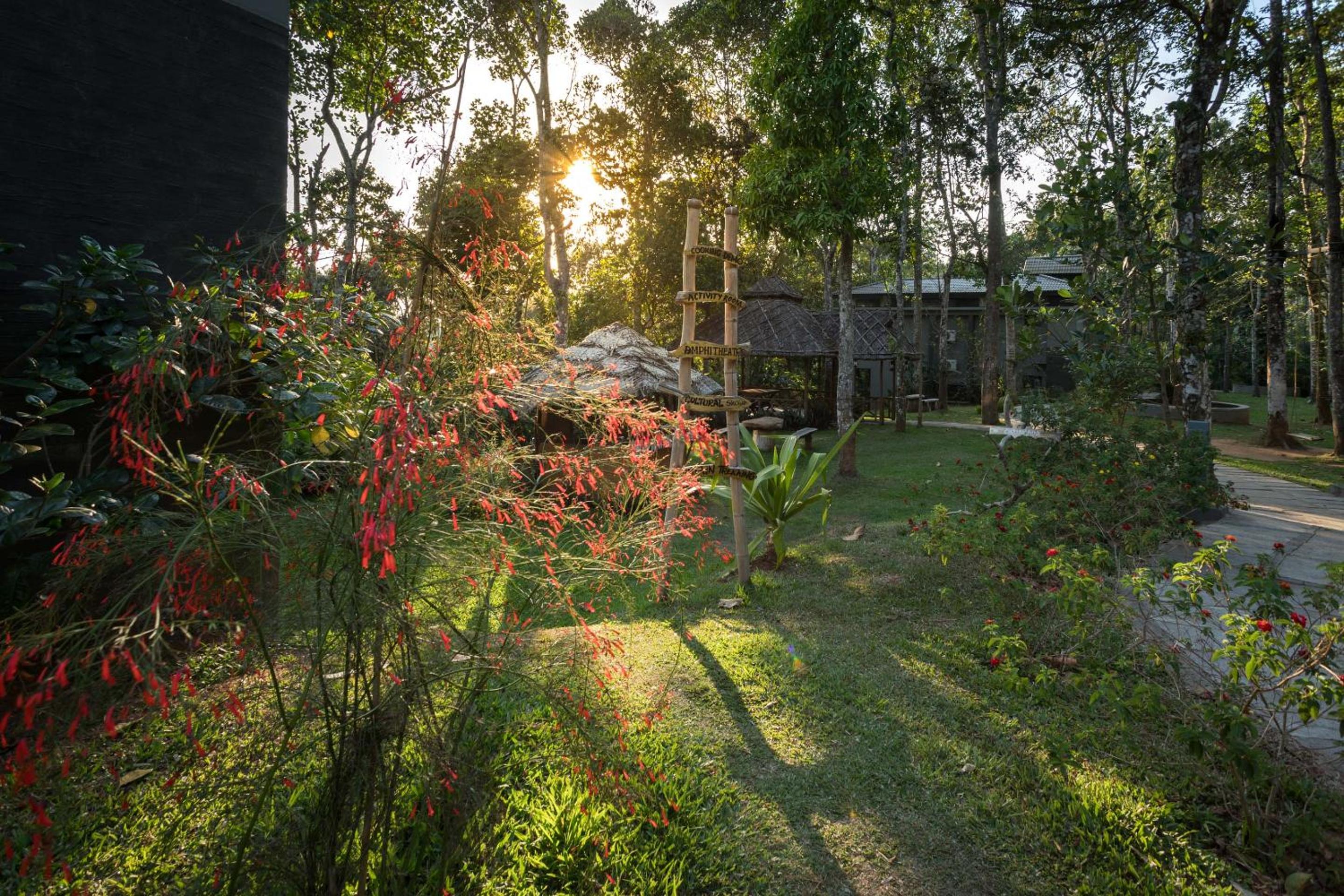 The Mountain Courtyard Thekkady