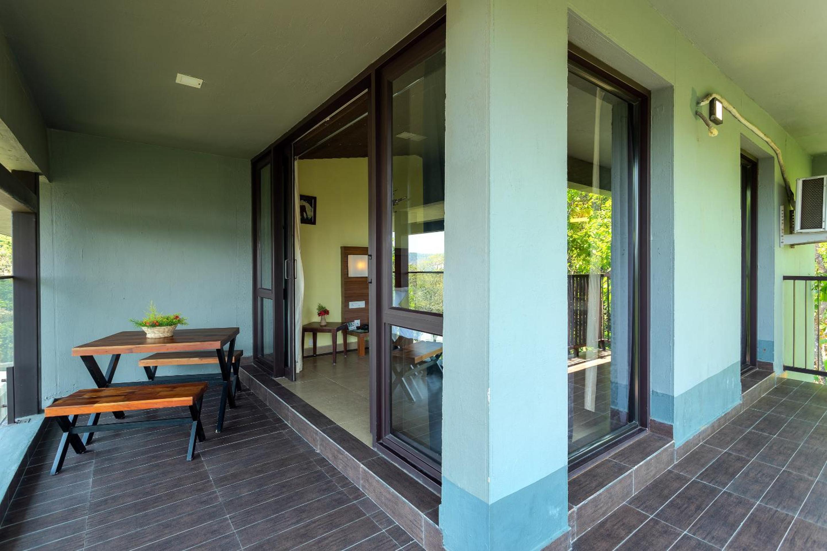 The Mountain Courtyard Thekkady