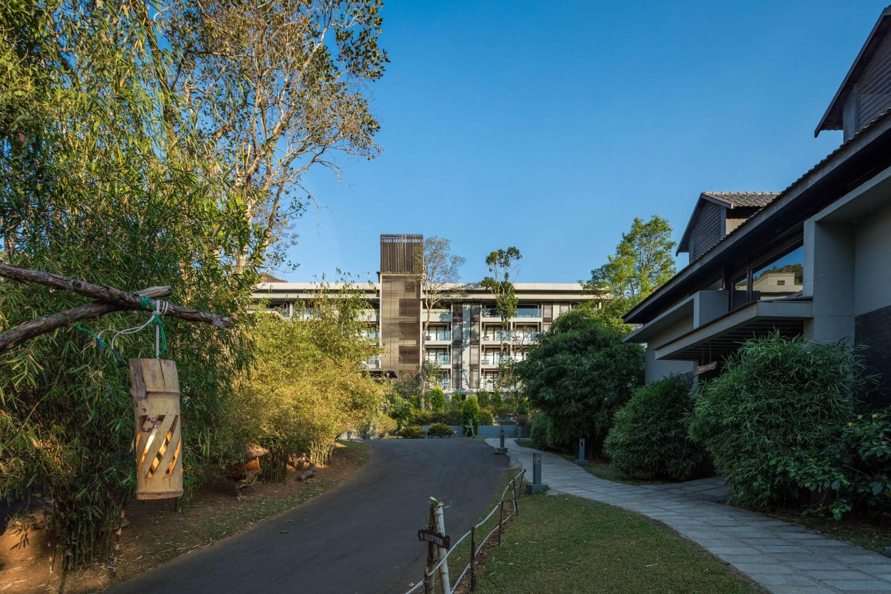 The Mountain Courtyard Thekkady