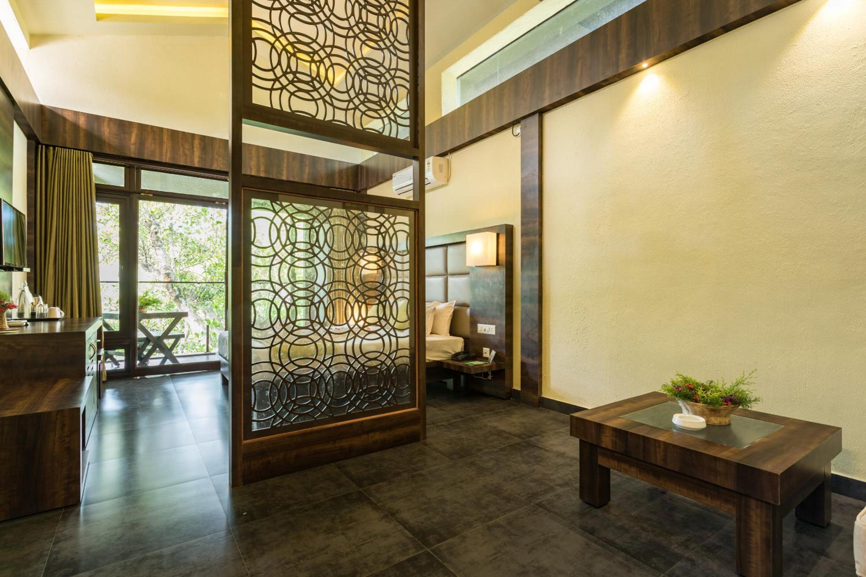 The Mountain Courtyard Thekkady