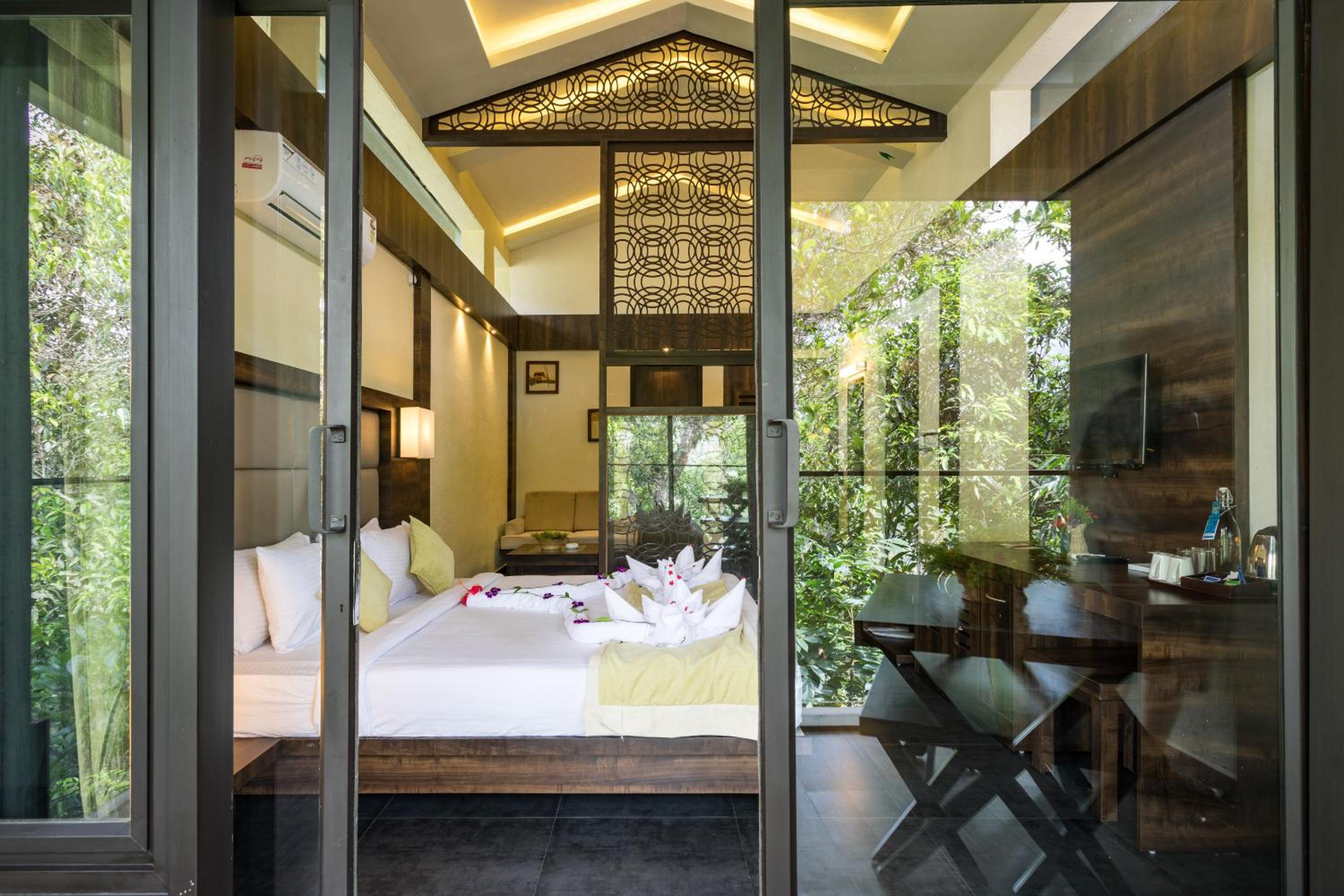 The Mountain Courtyard Thekkady