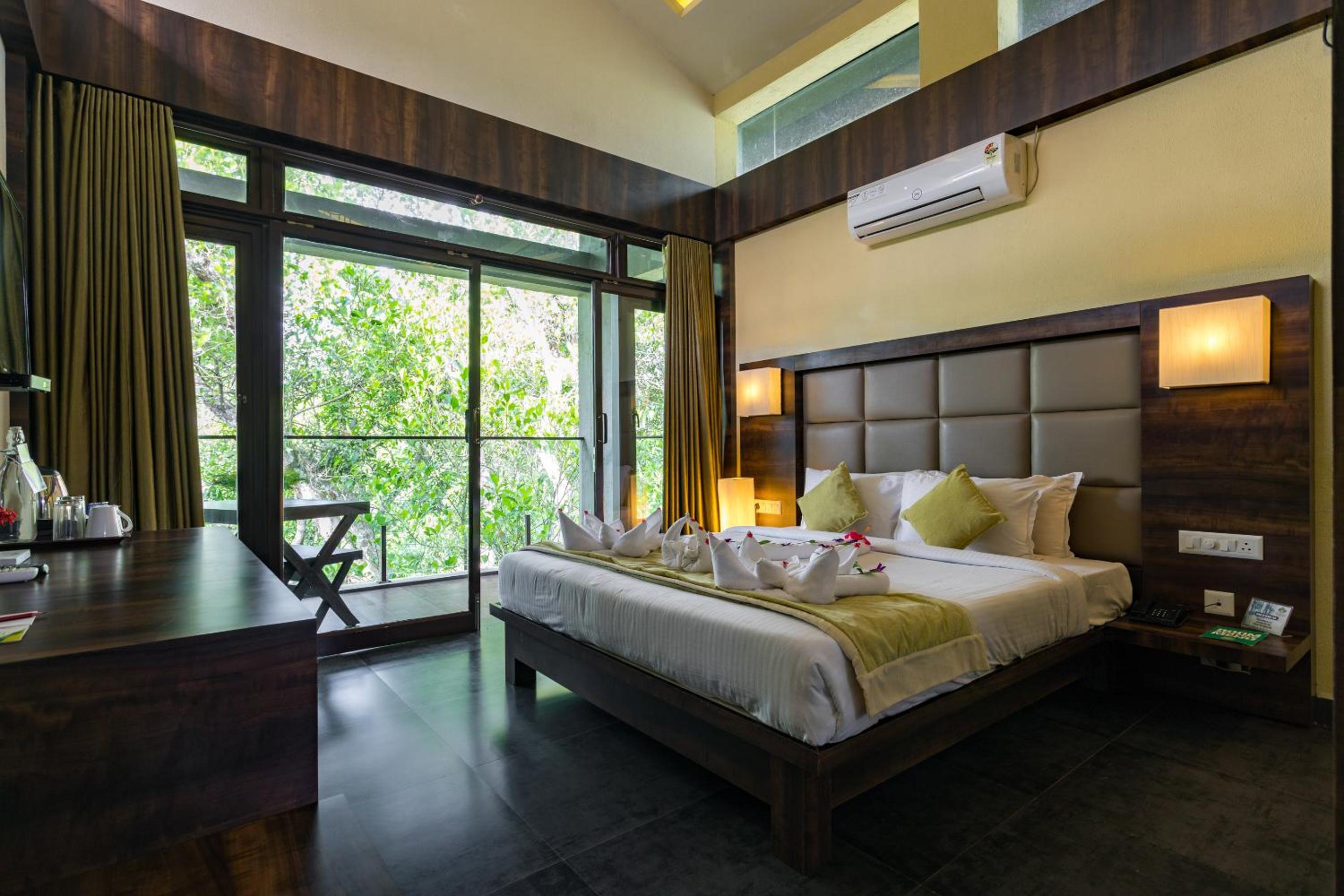 The Mountain Courtyard Thekkady