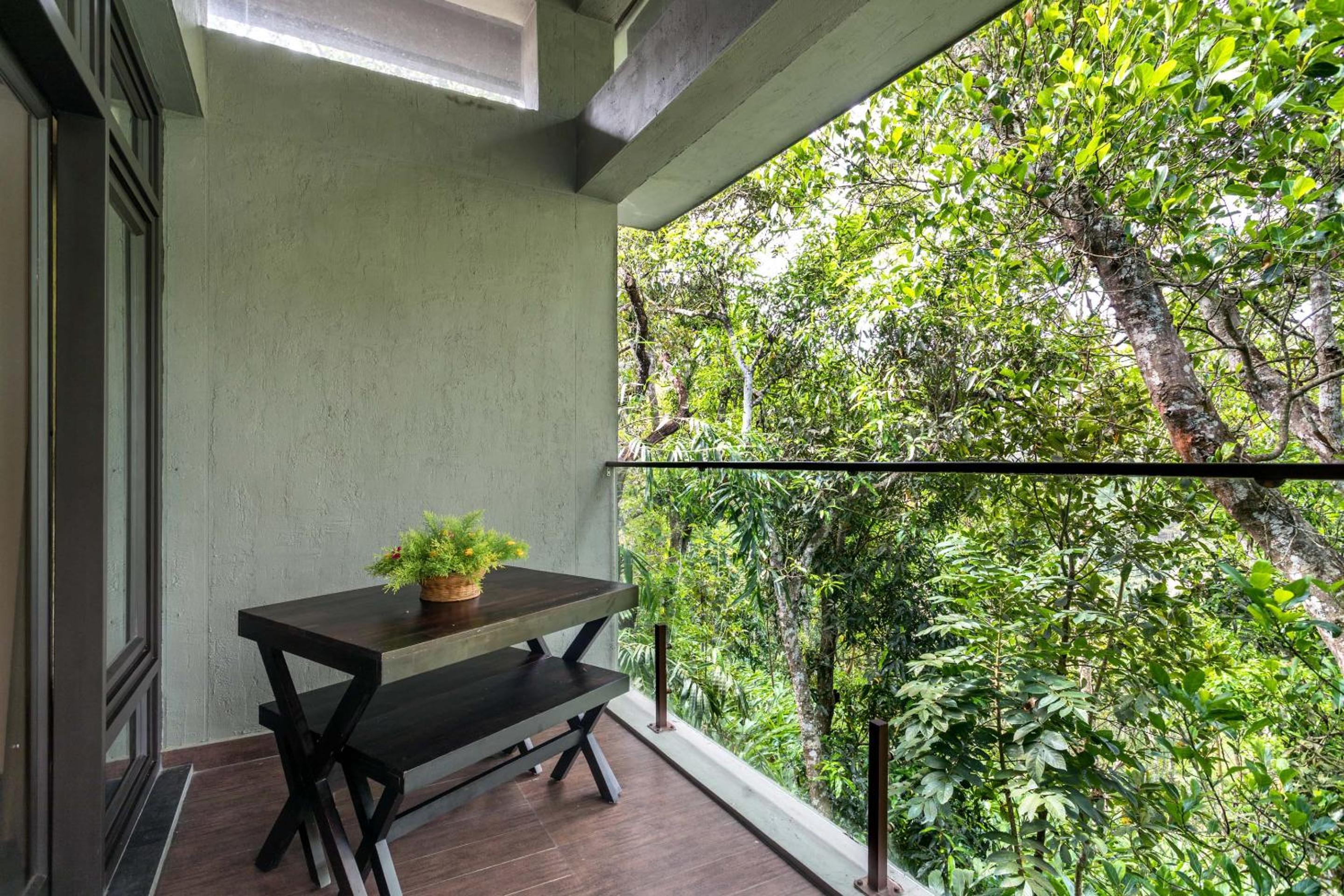 The Mountain Courtyard Thekkady