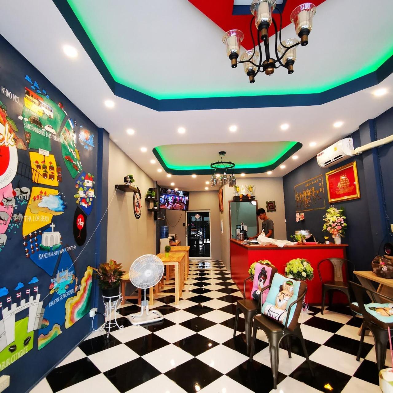 D​ Luck​ Hostel