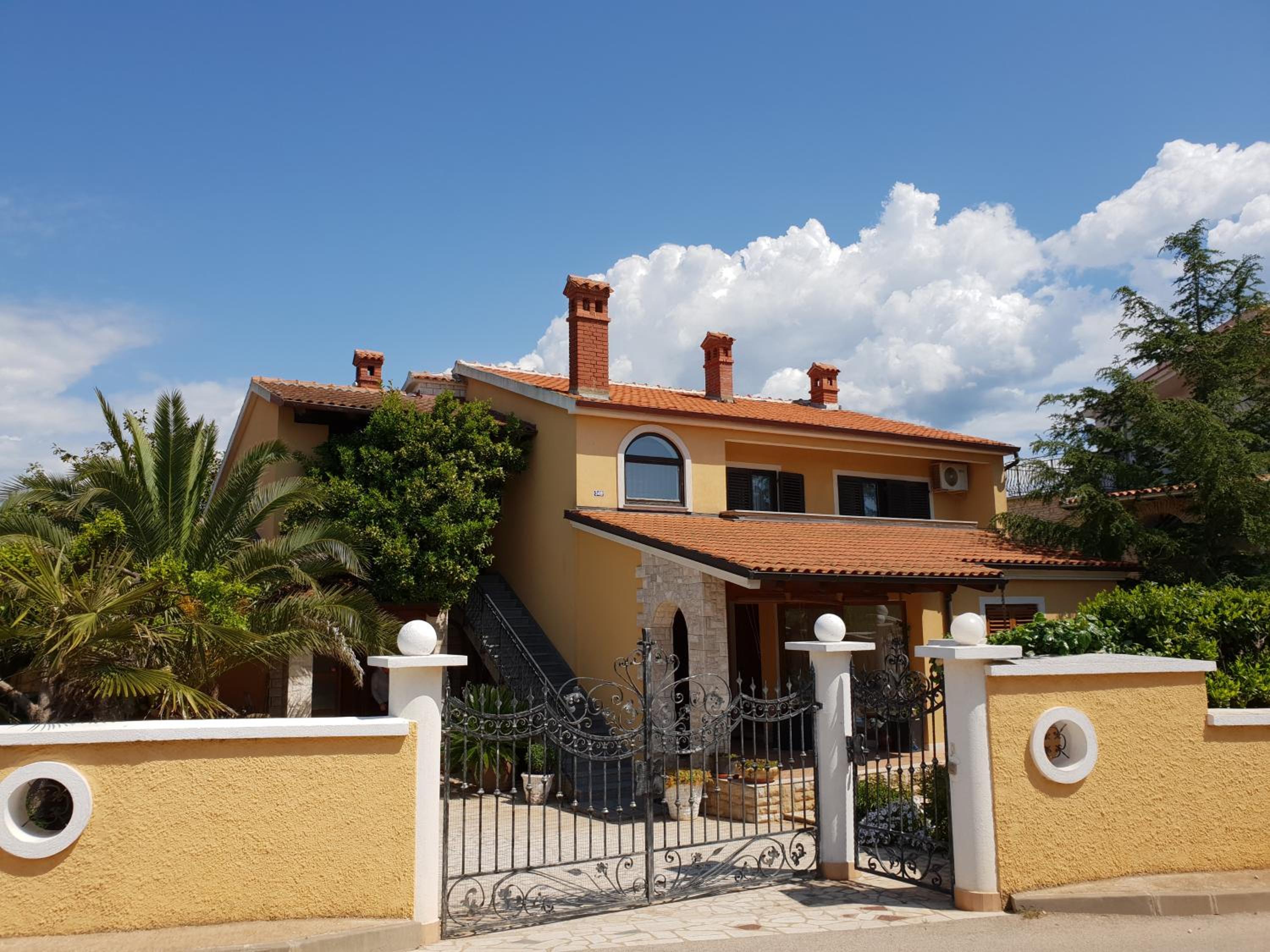 Luxury apartment Marin - summer paradise, terrace, garden, summer kitchen & barbecue, near the beaches, Istria view 4