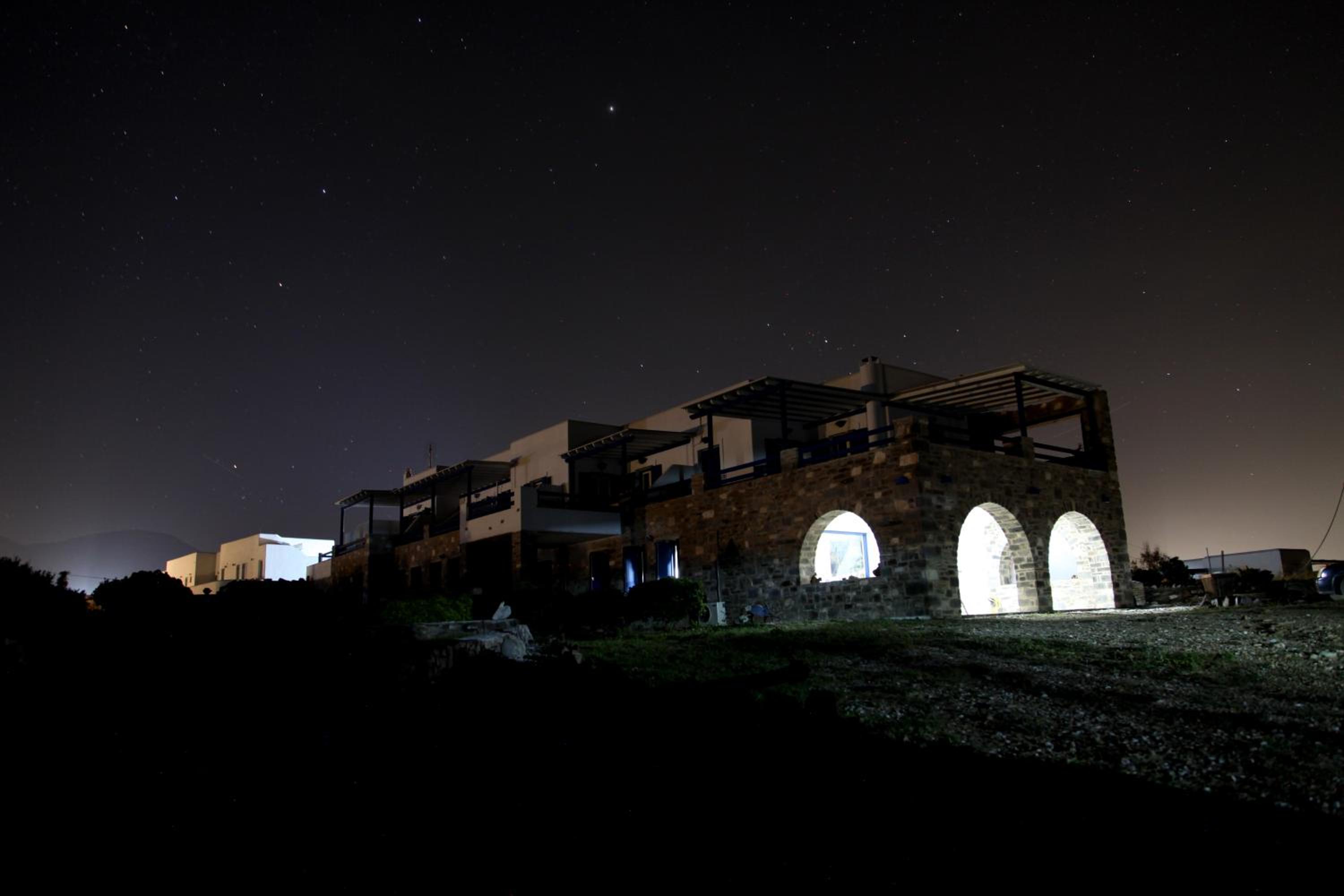 Aura Paros