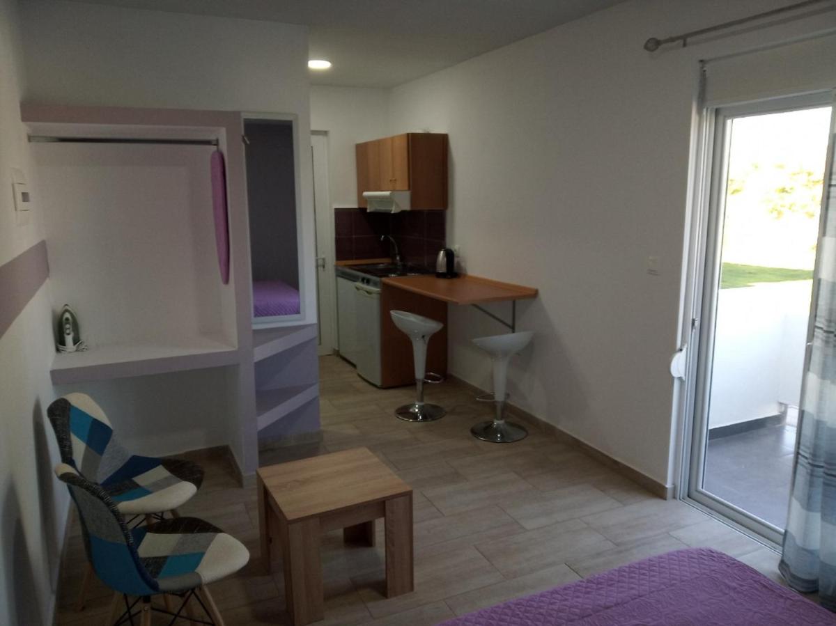 Hotel Toulas Studios & Apts No2 - Image 1