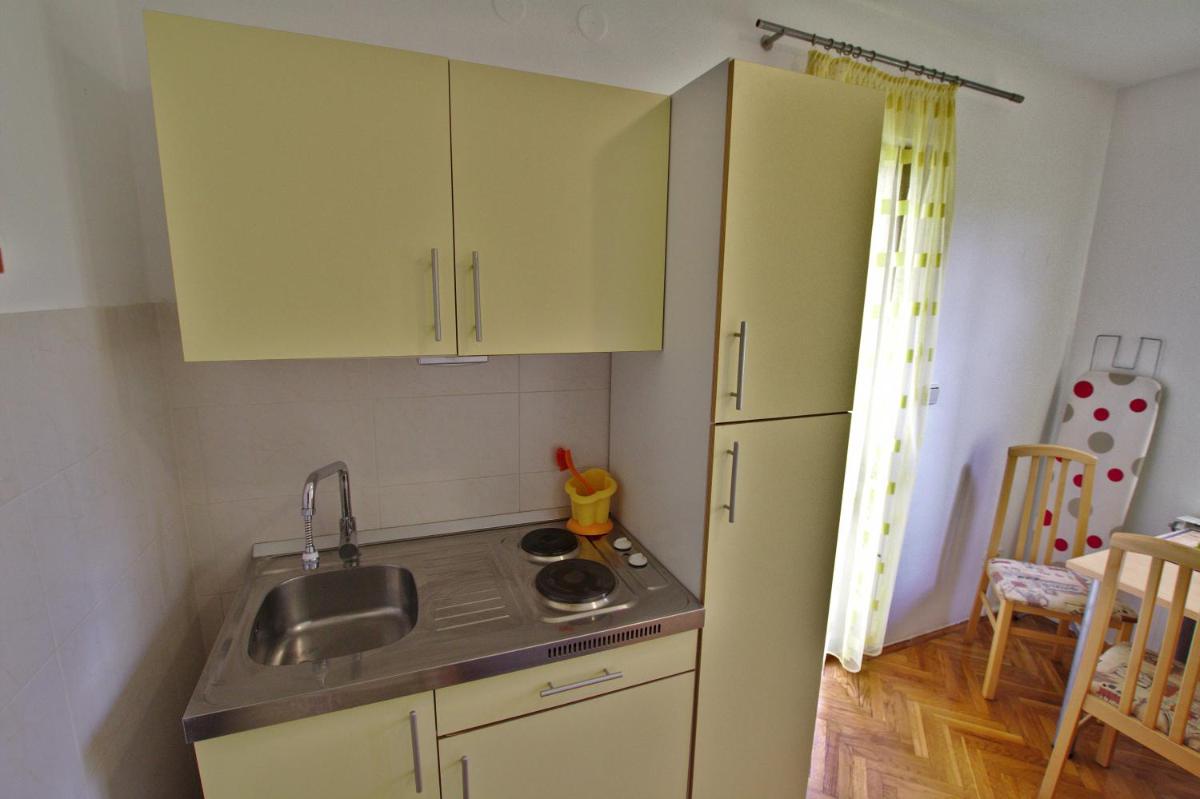 Apartments and Rooms Irena view 4