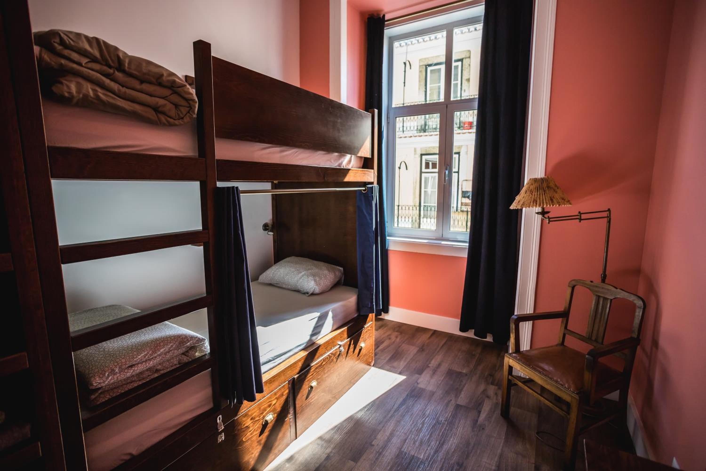 Home Lisbon Hostel 35