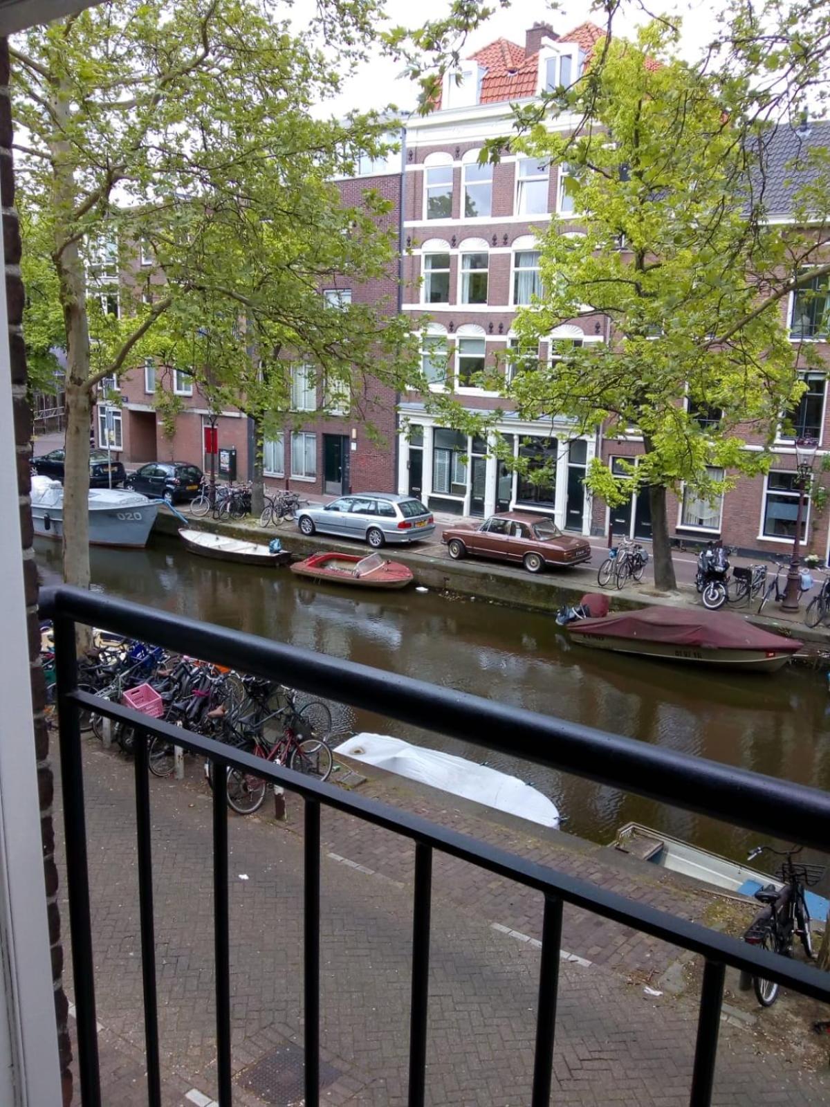 Jordaan Canal View Apartment