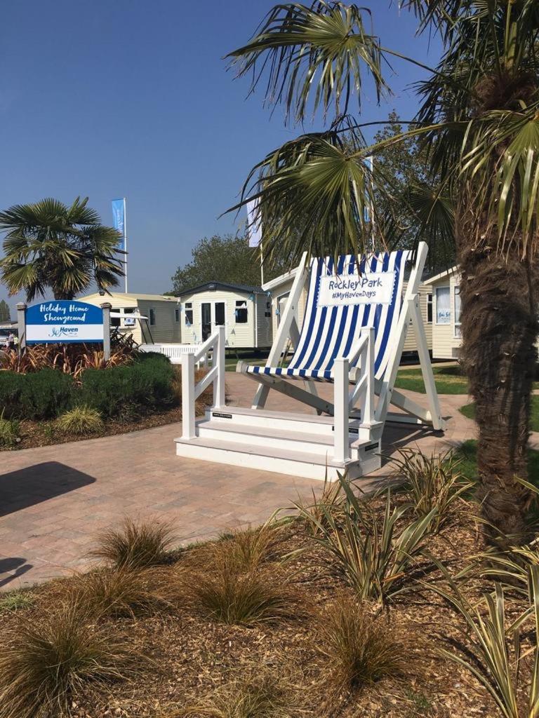 Rockley Park - Coral view 4