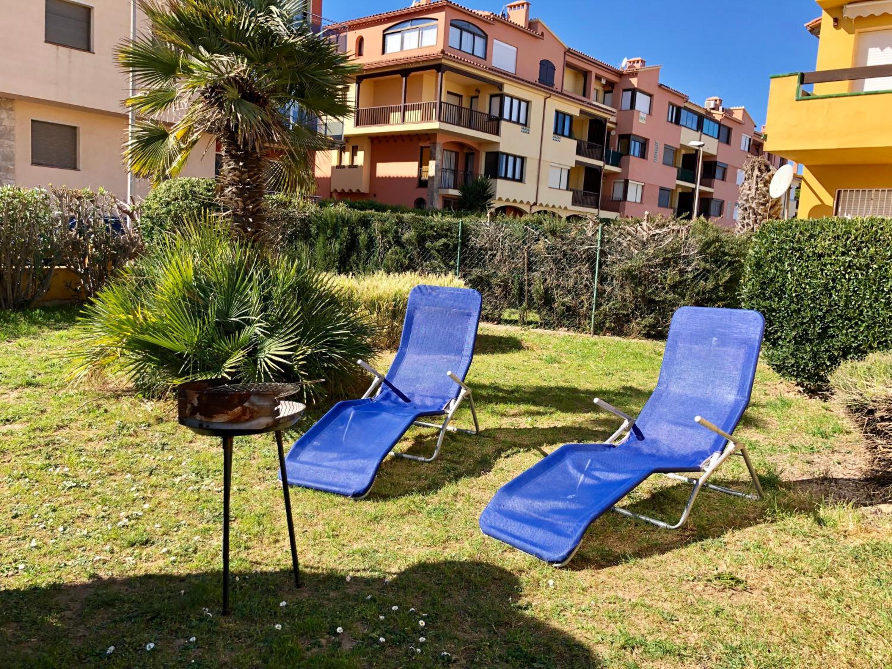 Apartament amb jardi a la platja d'Empuriabrava view 2