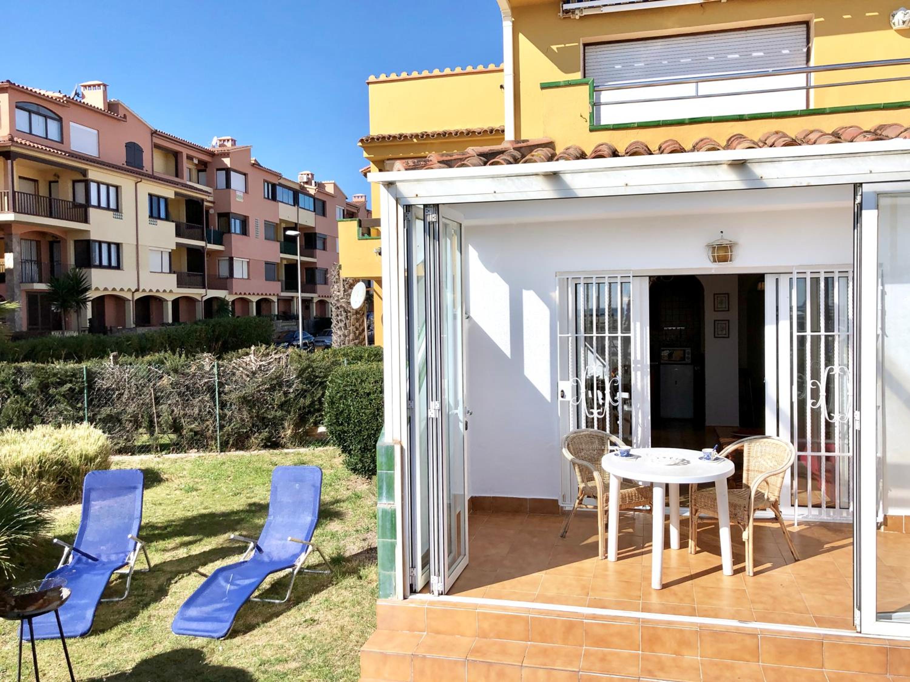 Apartament amb jardi a la platja d'Empuriabrava view 3