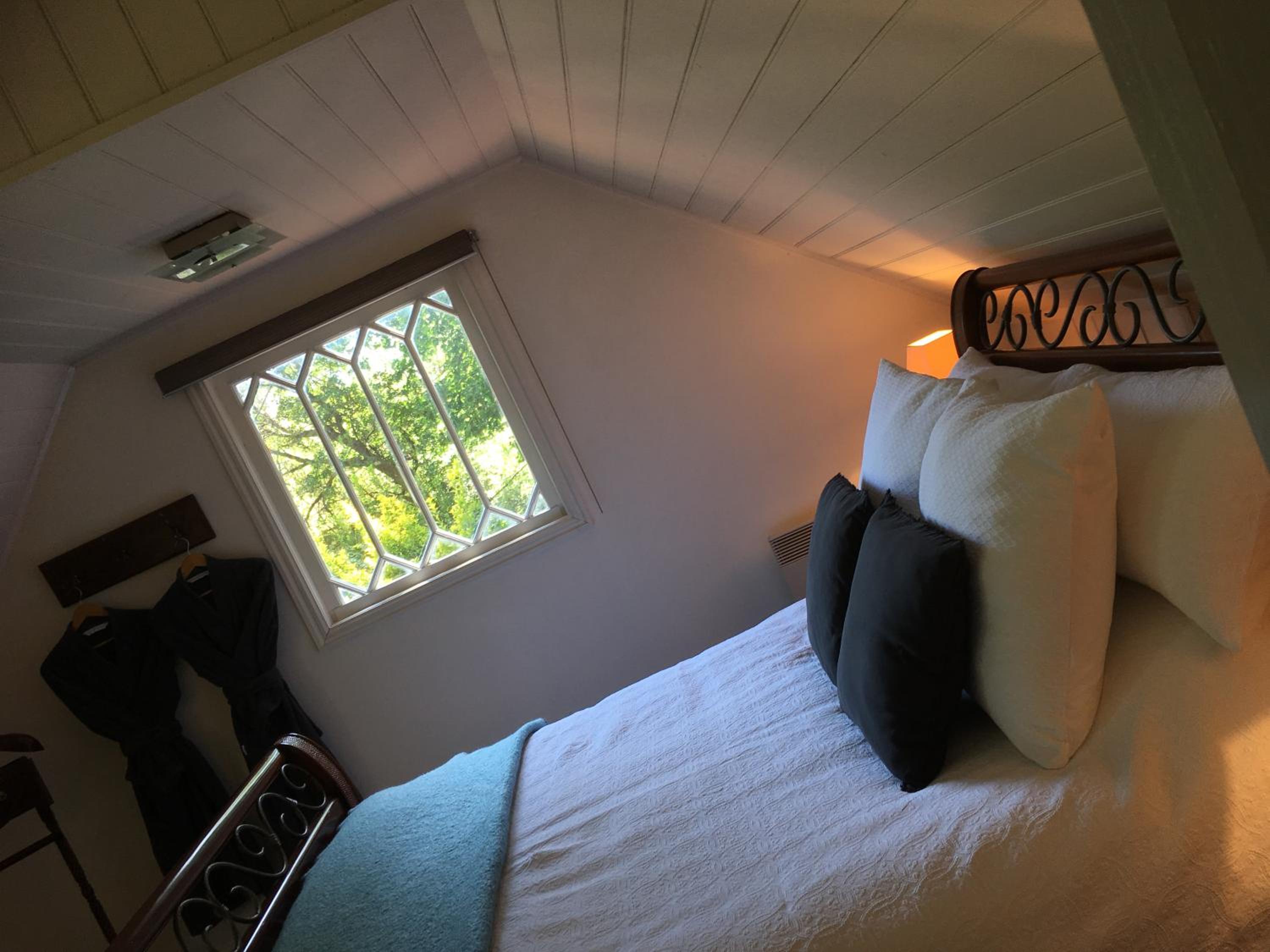 Wild Orchid Olinda Private Luxury Cottage