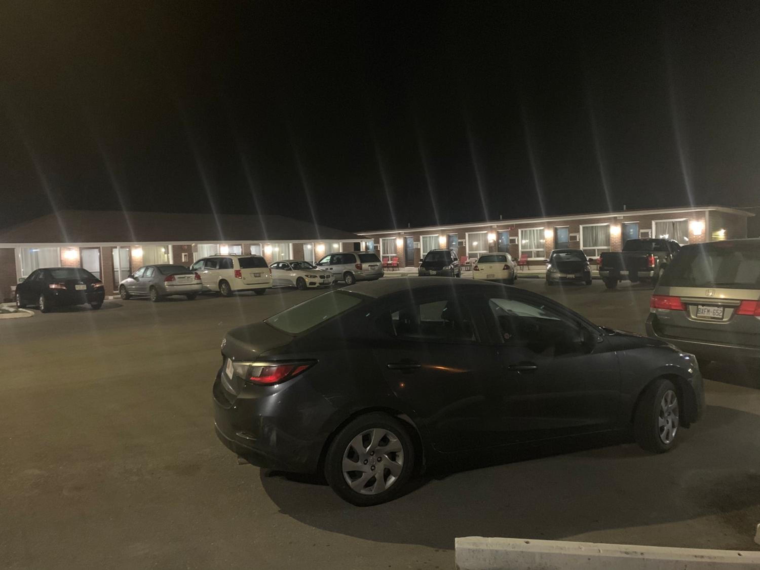 Twin Oaks Motel