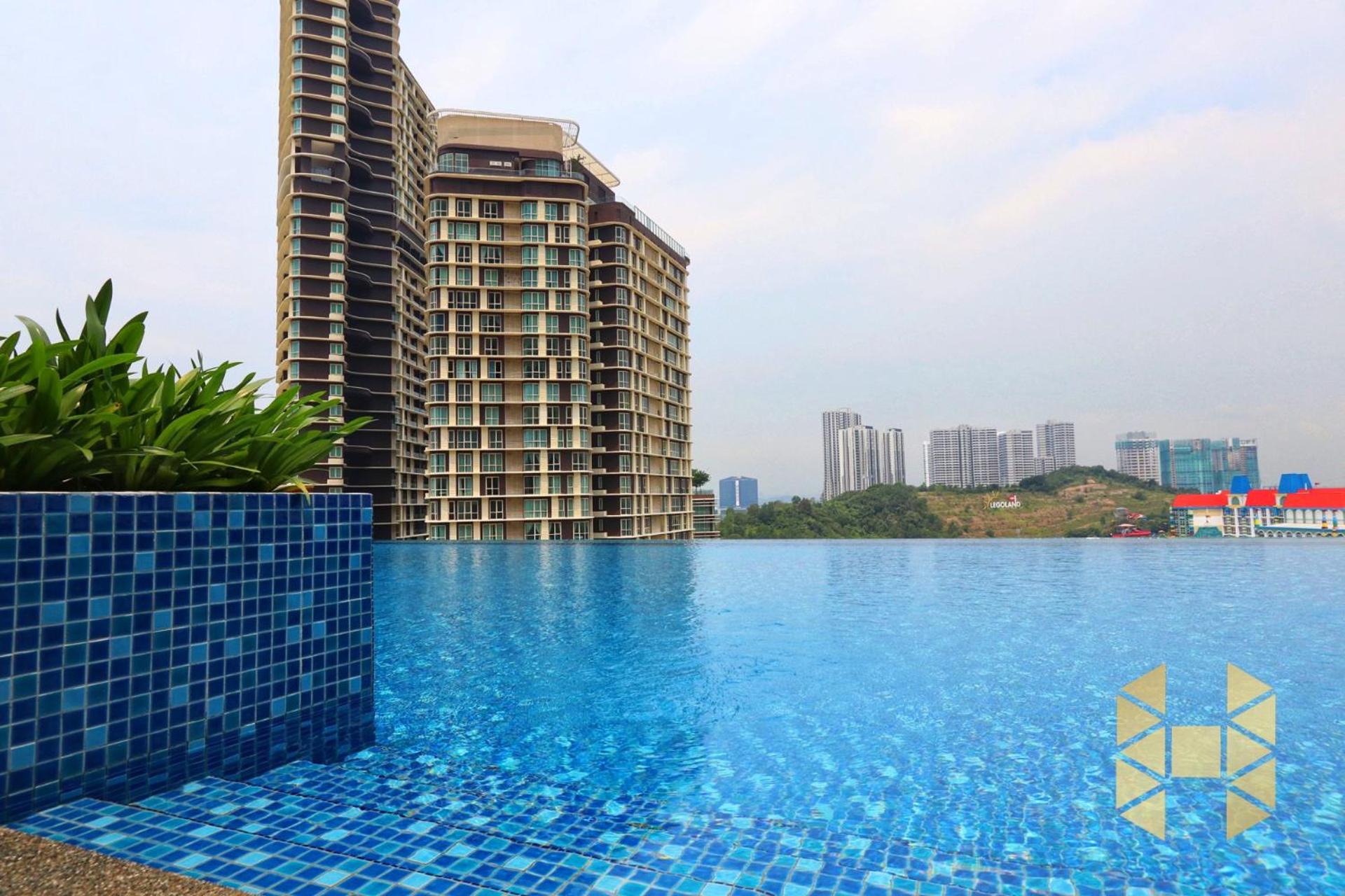 D'Pristine Medini by Stayrene