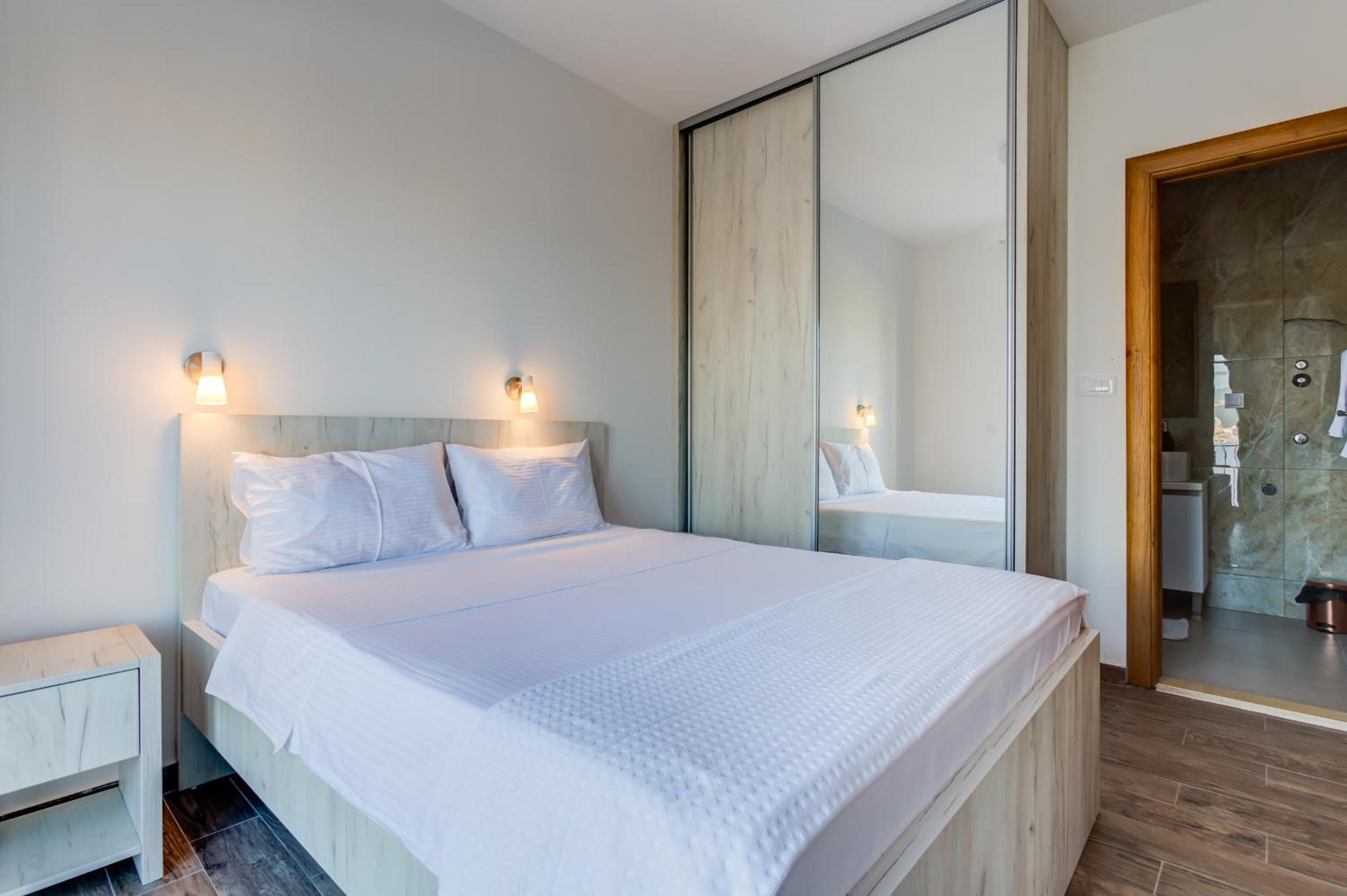 Mima Apartments