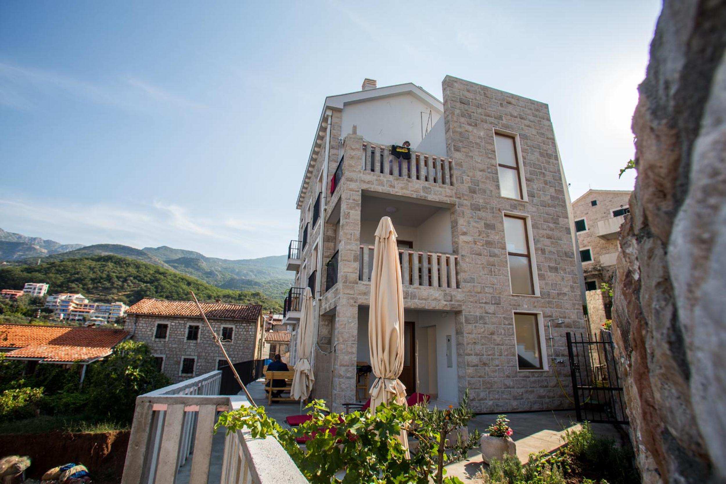 Mima Apartments