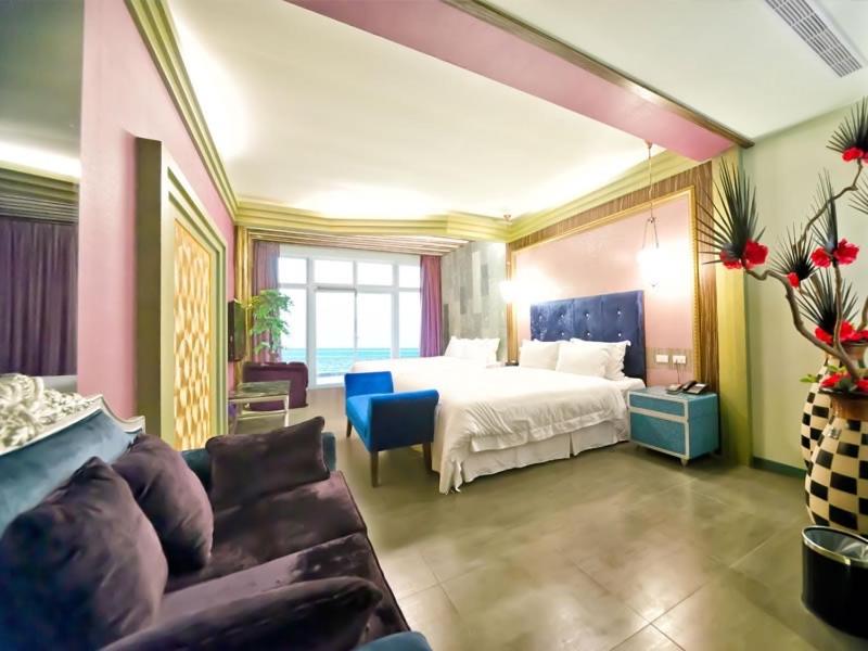 White House Hot Spring Beach Resort view 5