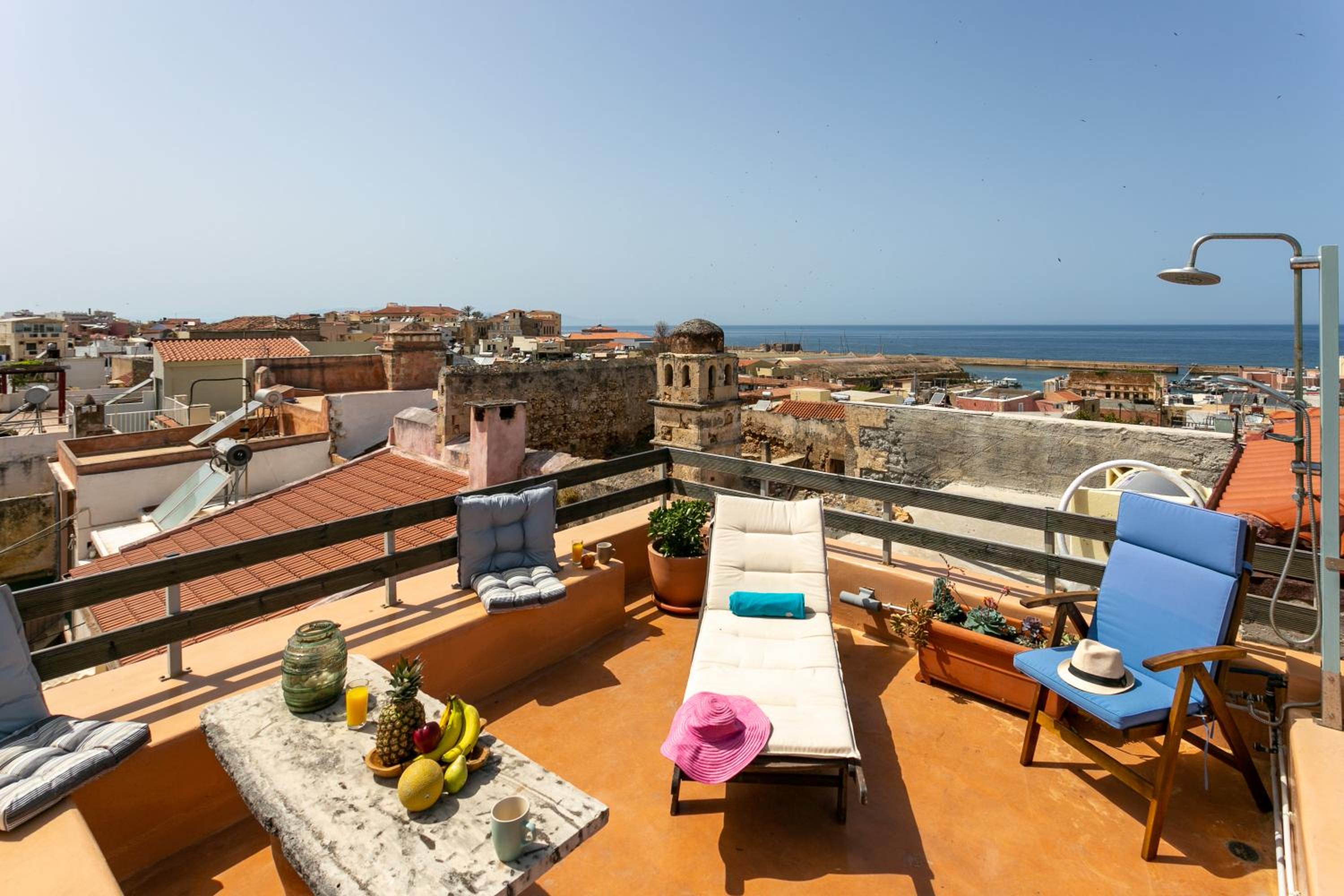 La Barchetta Old Town Home with Seaview