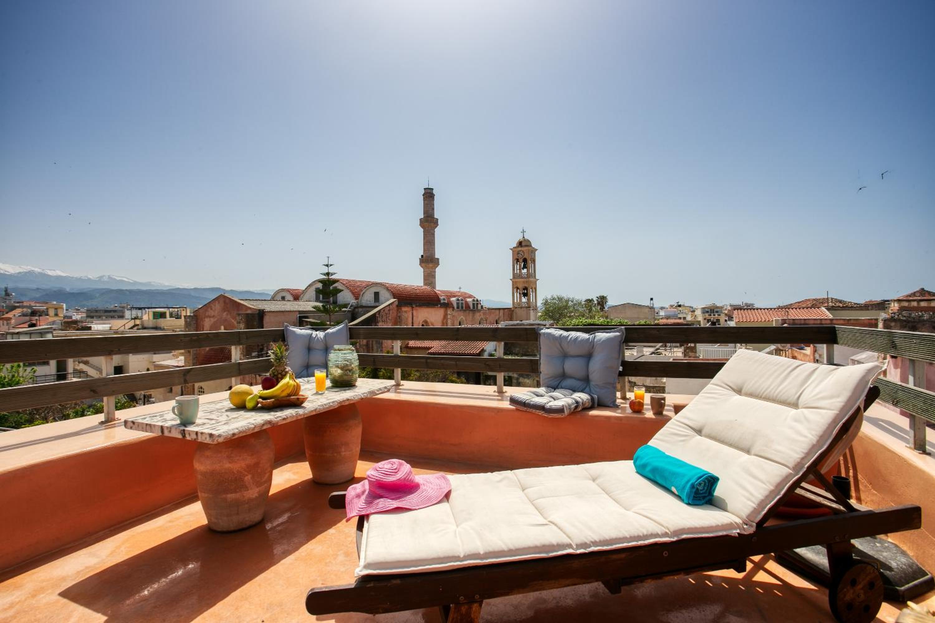 La Barchetta Old Town Home with Seaview