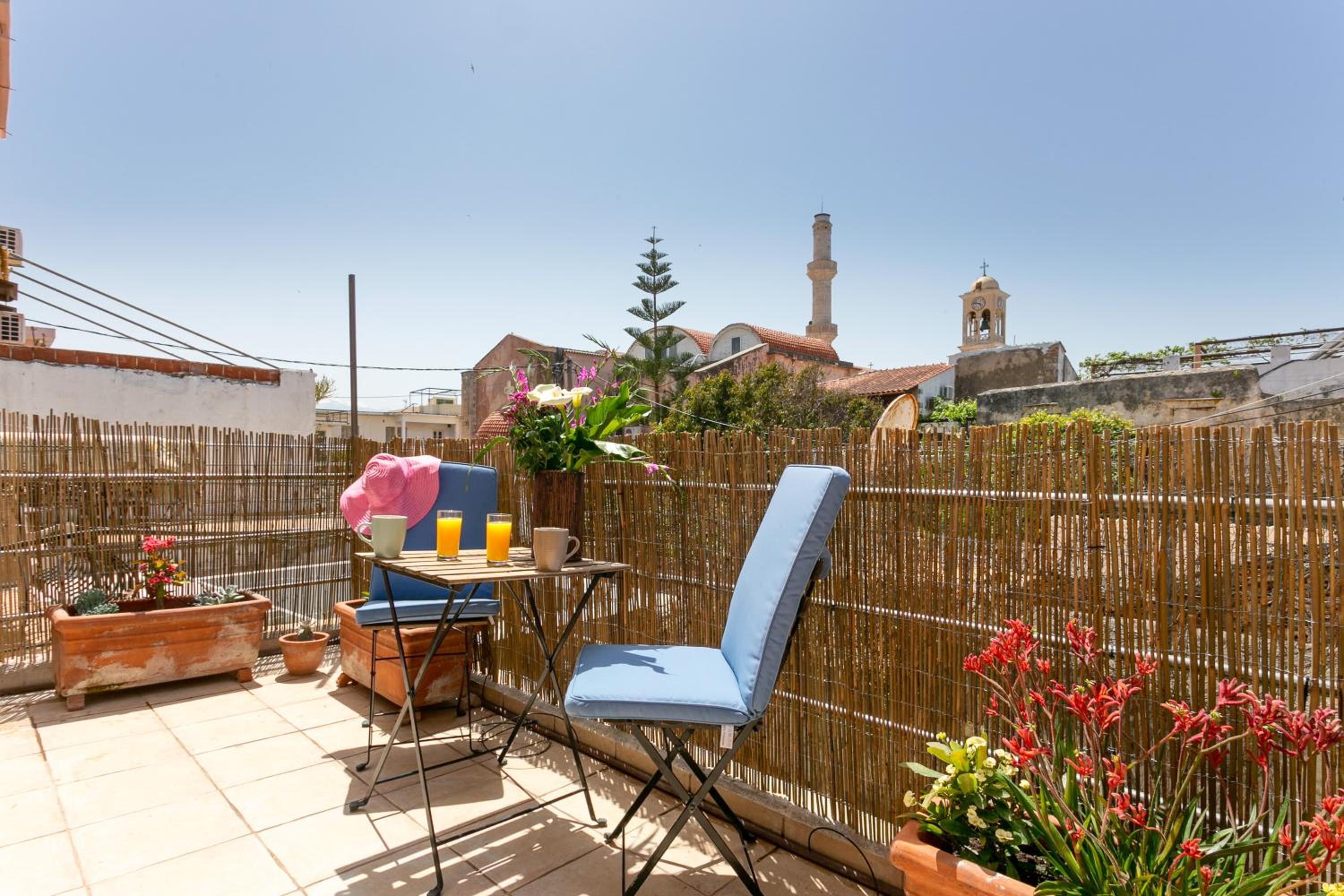 La Barchetta Old Town Home with Seaview