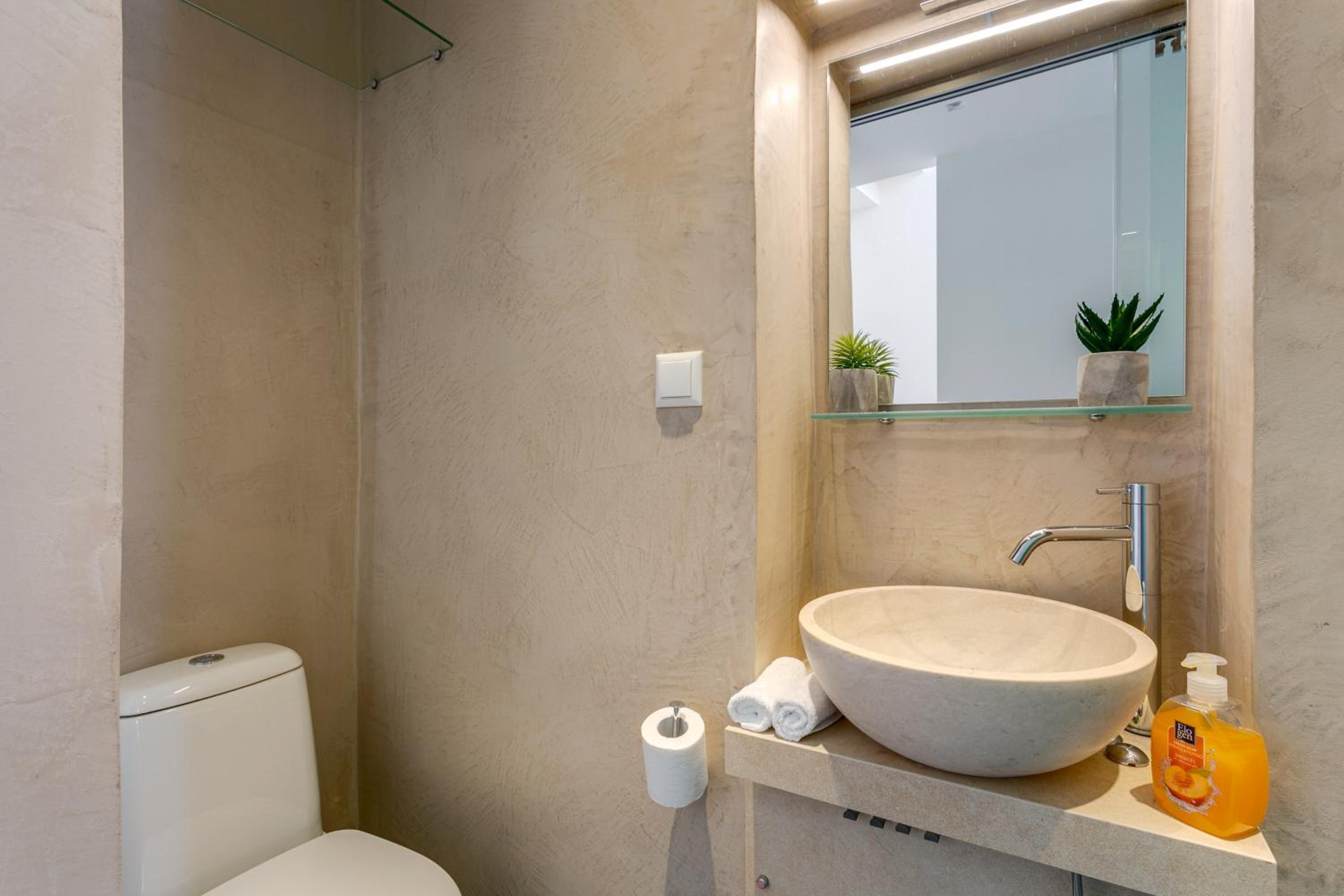 La Barchetta Old Town Home with Seaview
