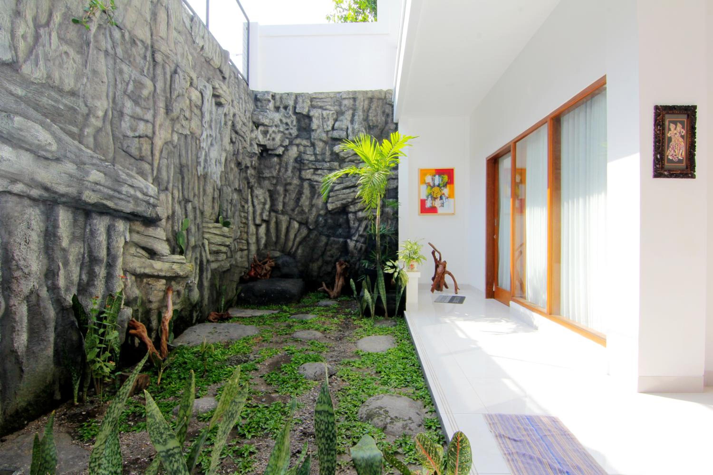 Silas Garden view 2