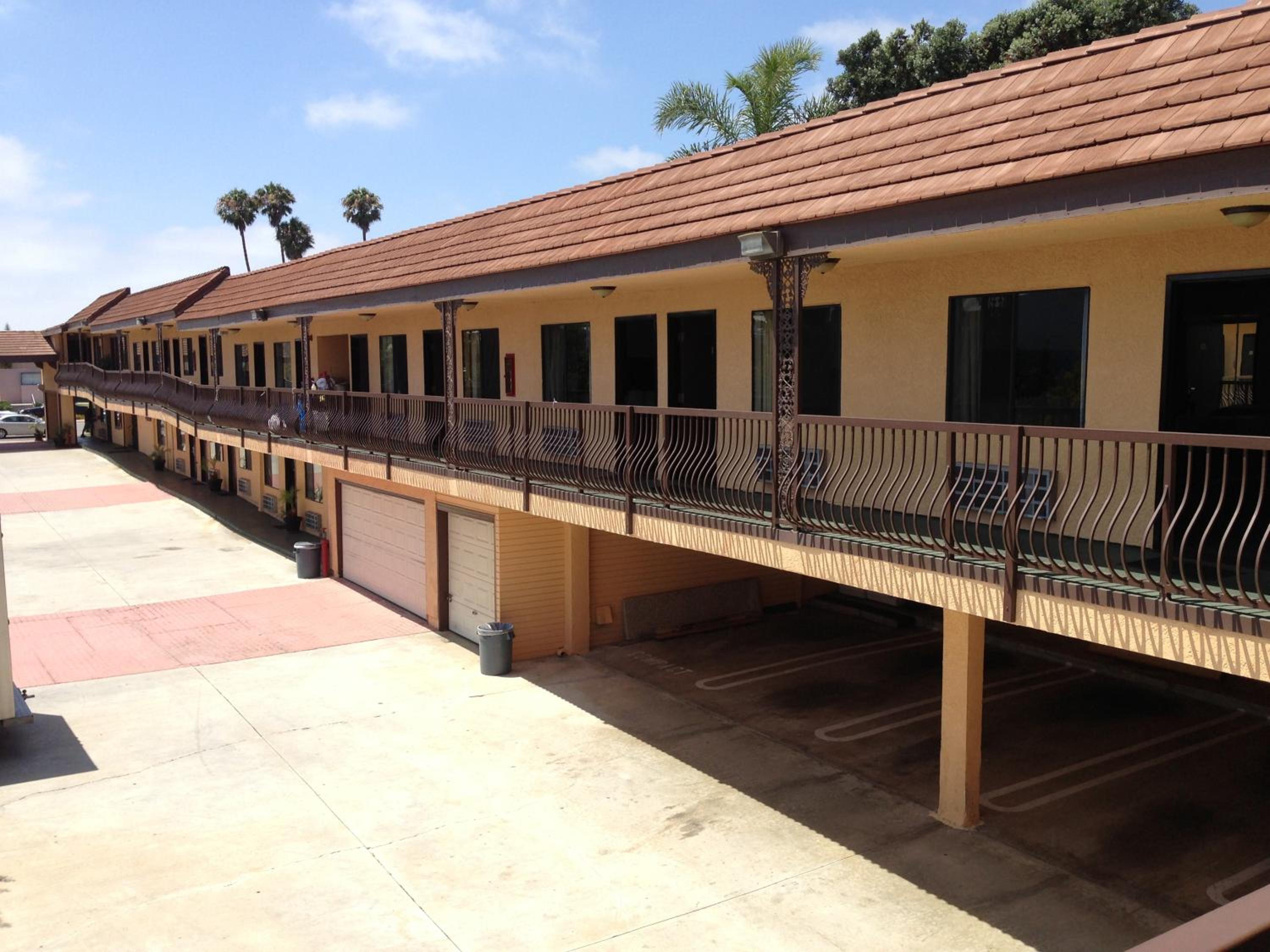 Del Amo Inn