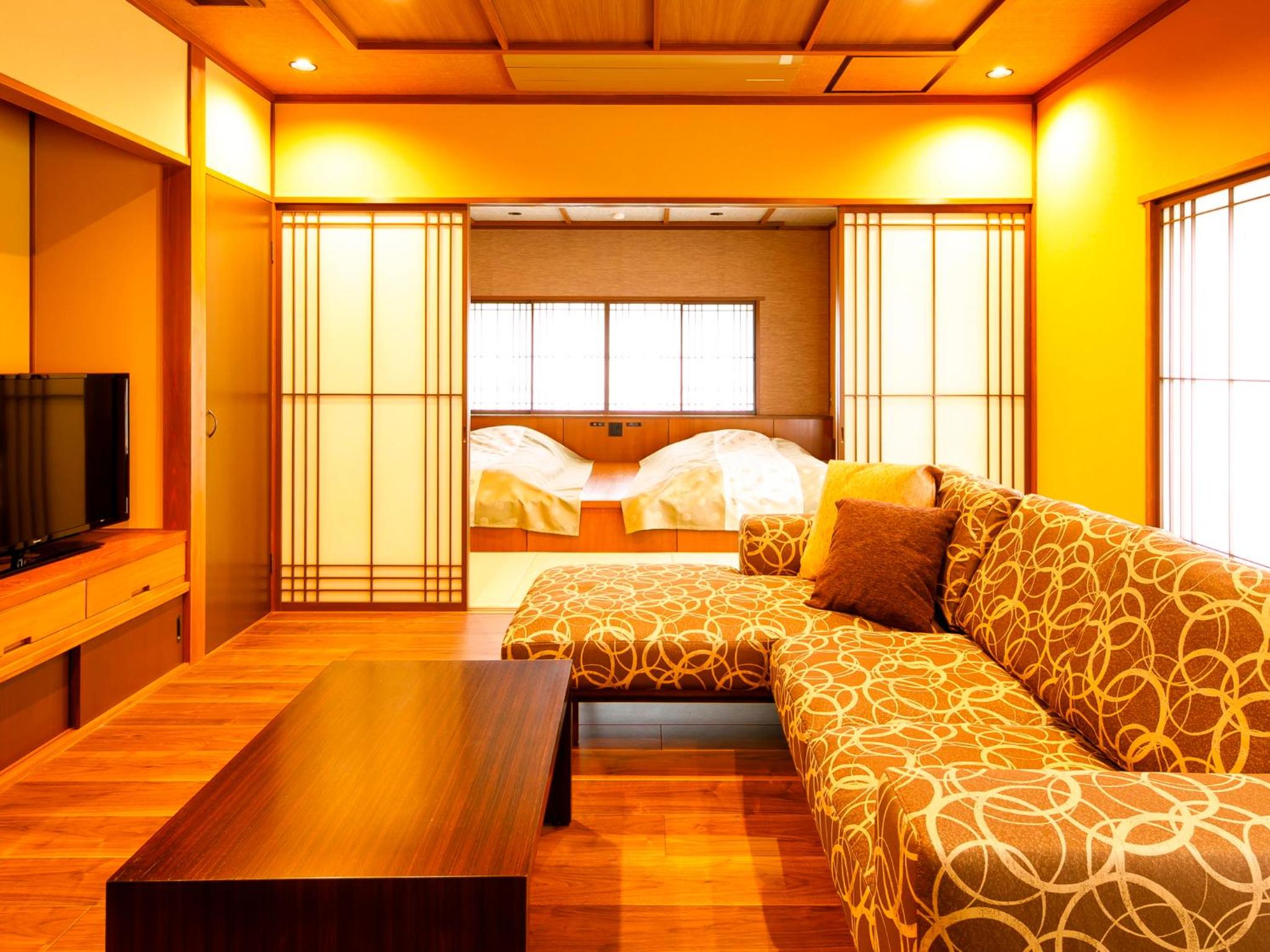 Kanazawa Yuwaku Onsen Kokarian