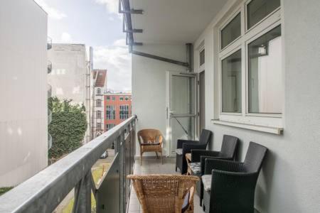 Spacious and modern furnished apartment for 10 guests