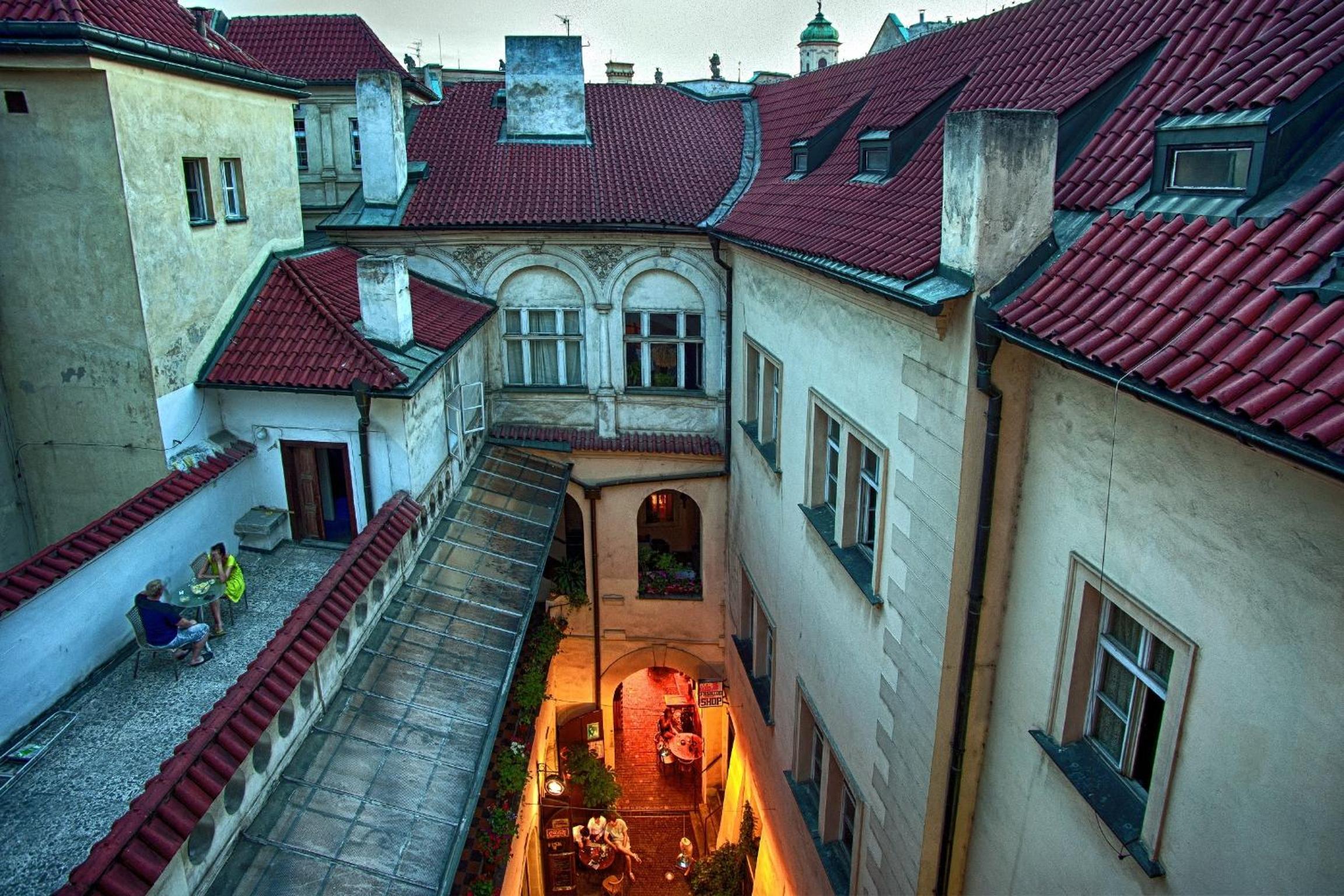 Karlova 25 Apartments