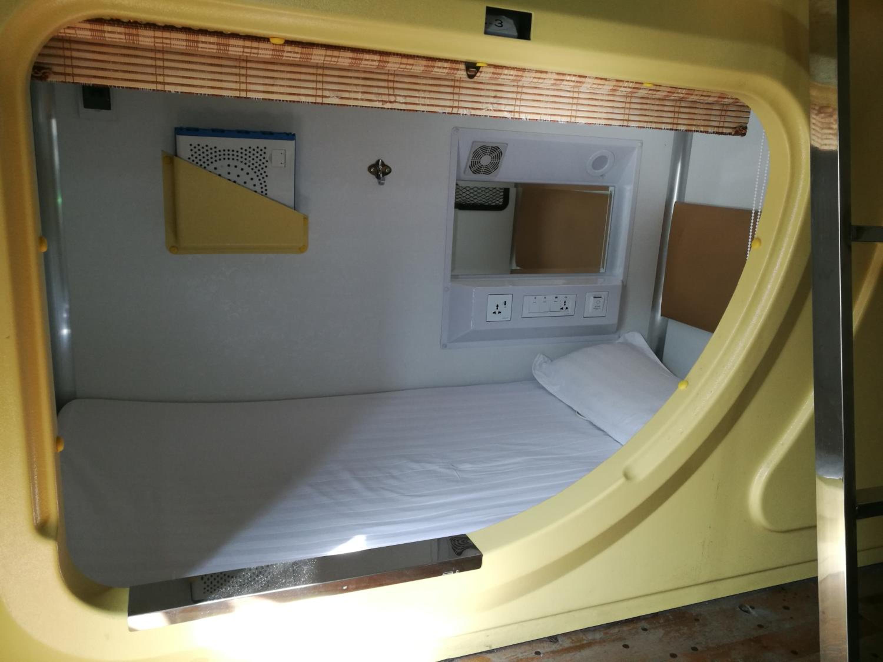 No.9 Space Capsule Youth Hostel