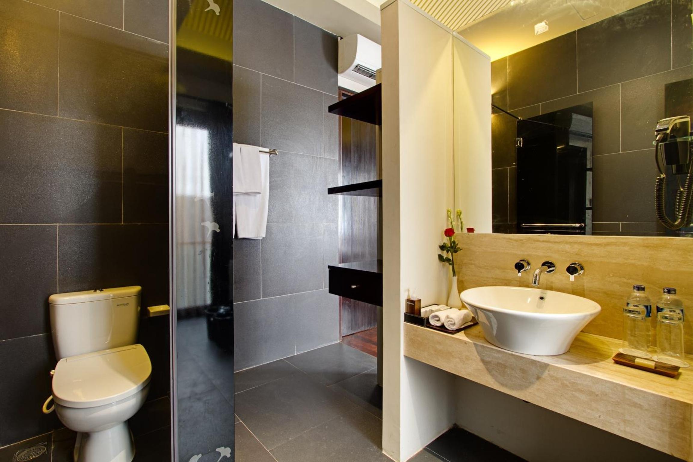 18 Suite Villa Kuta