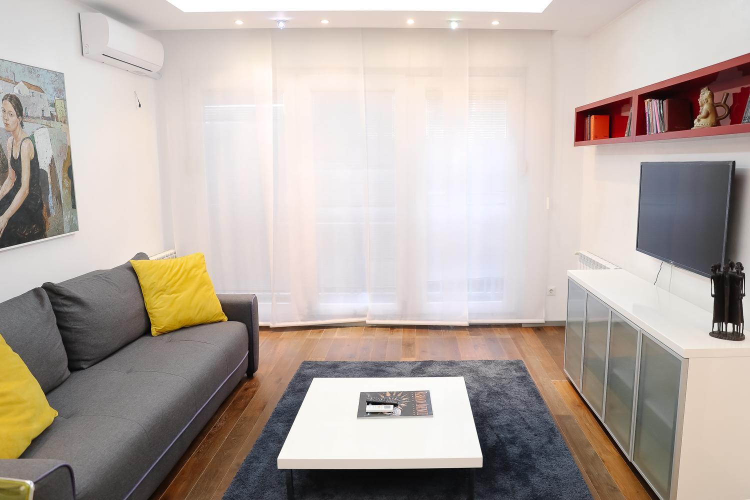 STATUS Superior Apartments