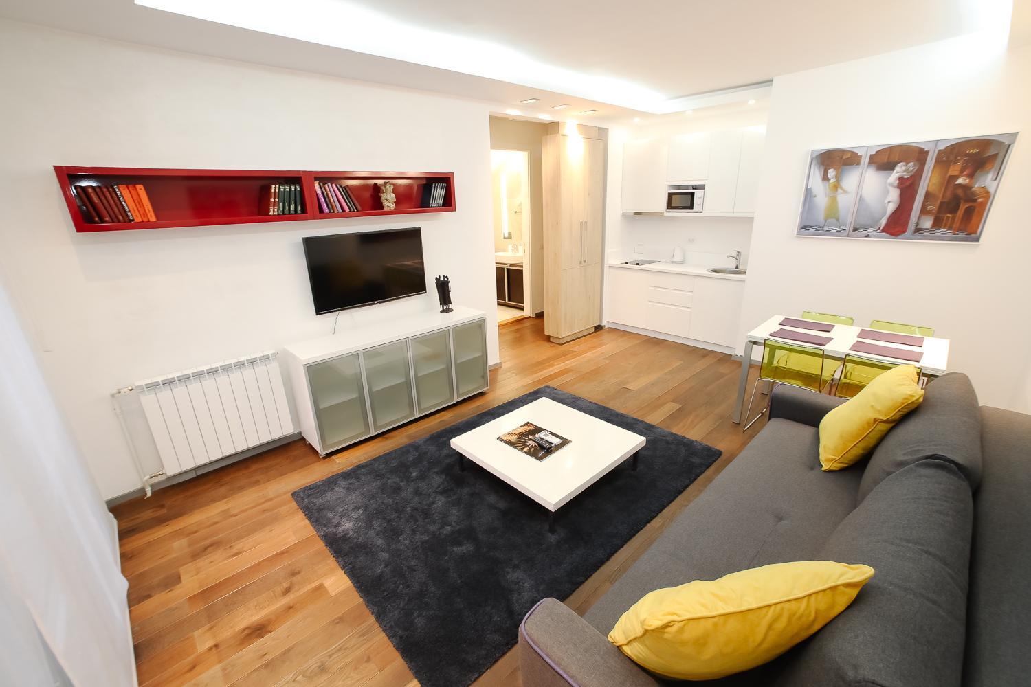 STATUS Superior Apartments