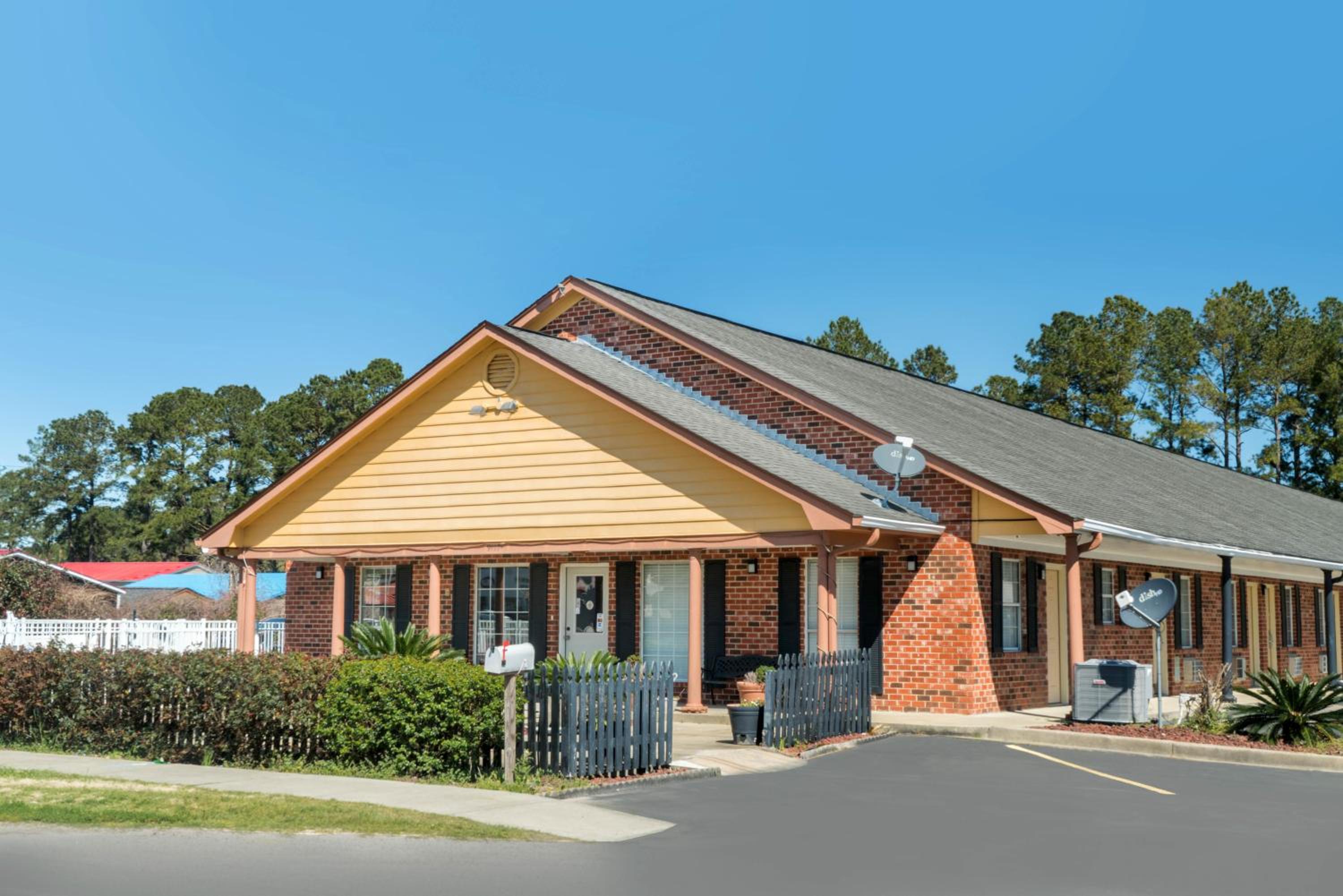 Travelodge by Wyndham Santee