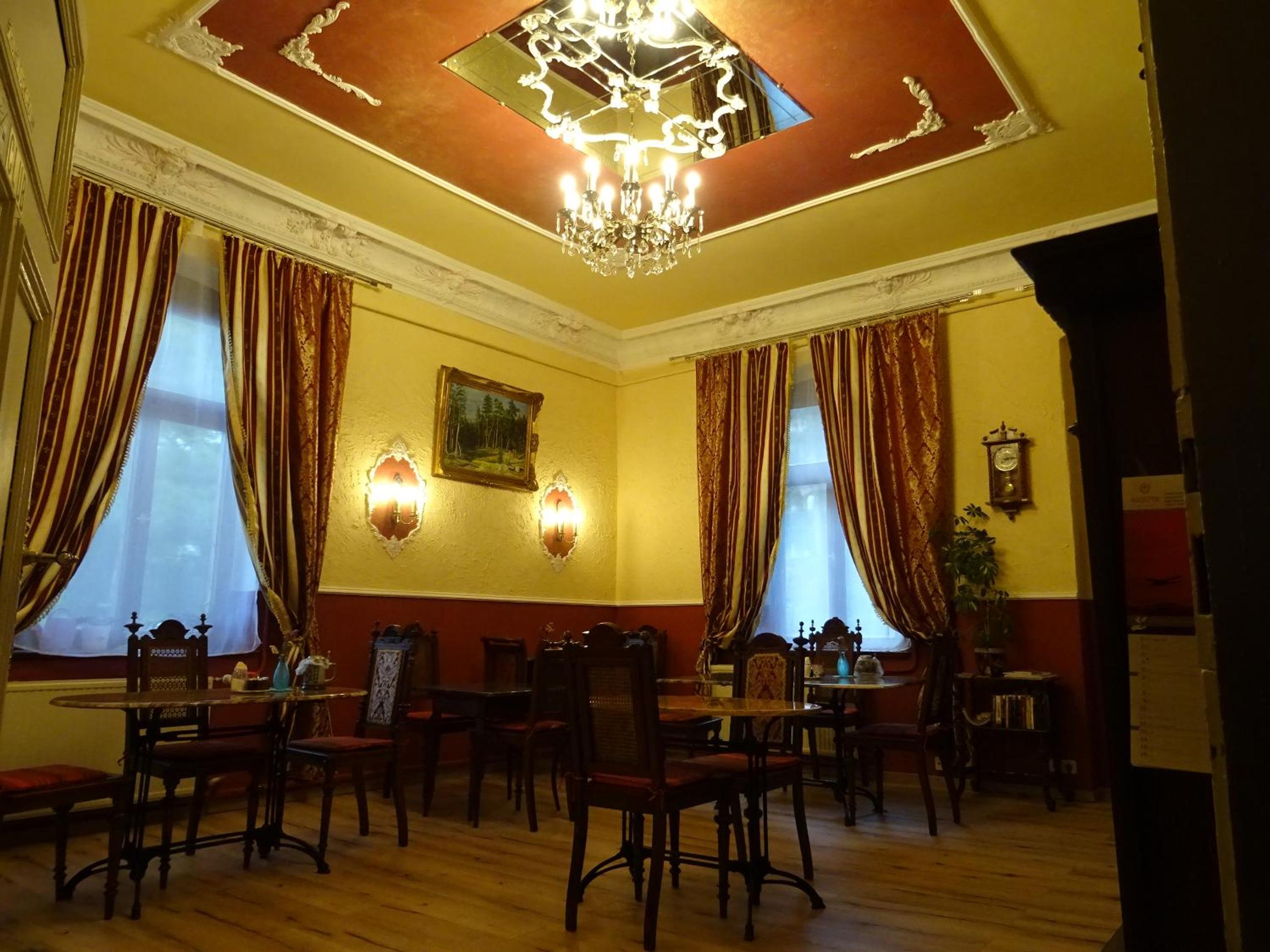 Villa Imperia, Museums-Hotel, Treppensteigen