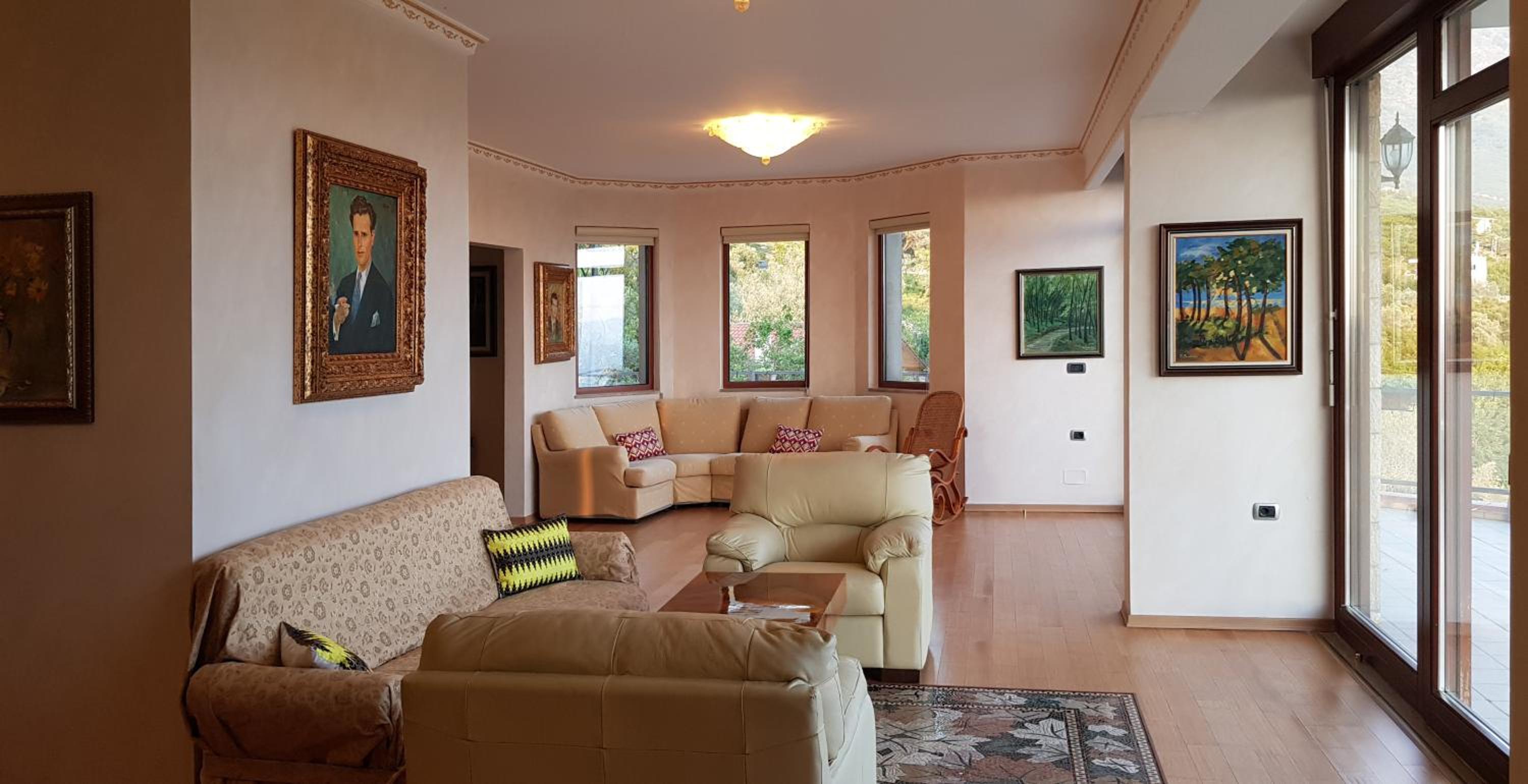 #IoniaHouse Surrel Villa