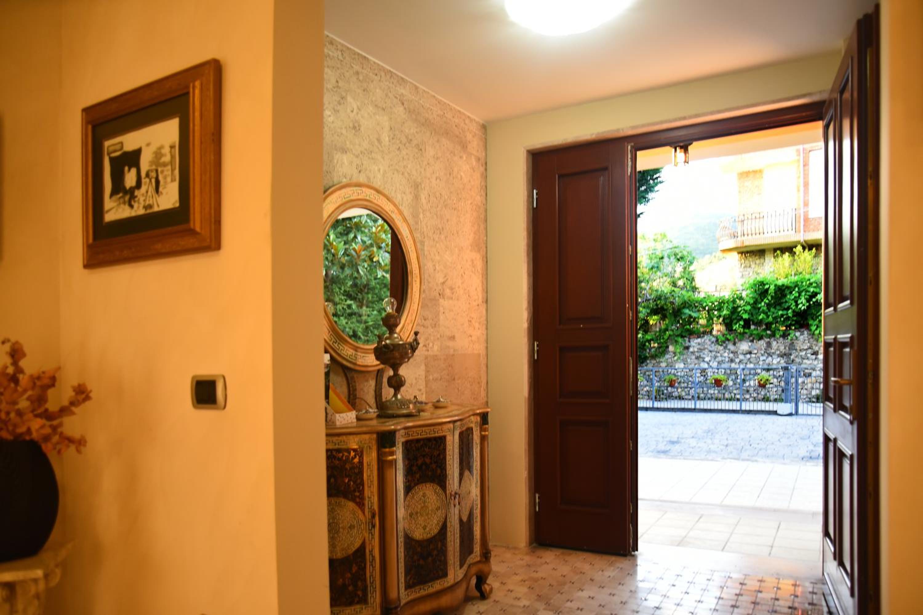 #IoniaHouse Surrel Villa