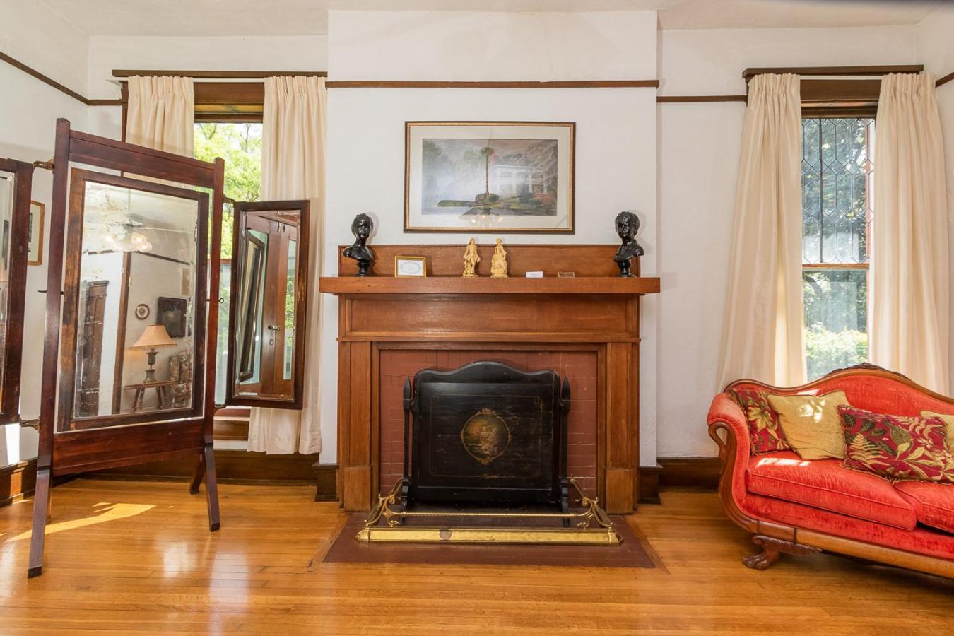 Herlong Mansion Bed & Breakfast