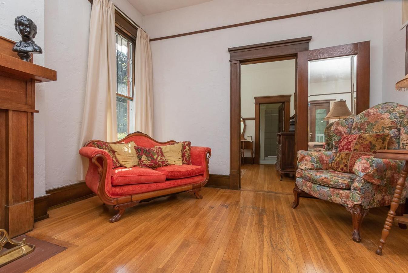 Herlong Mansion Bed & Breakfast