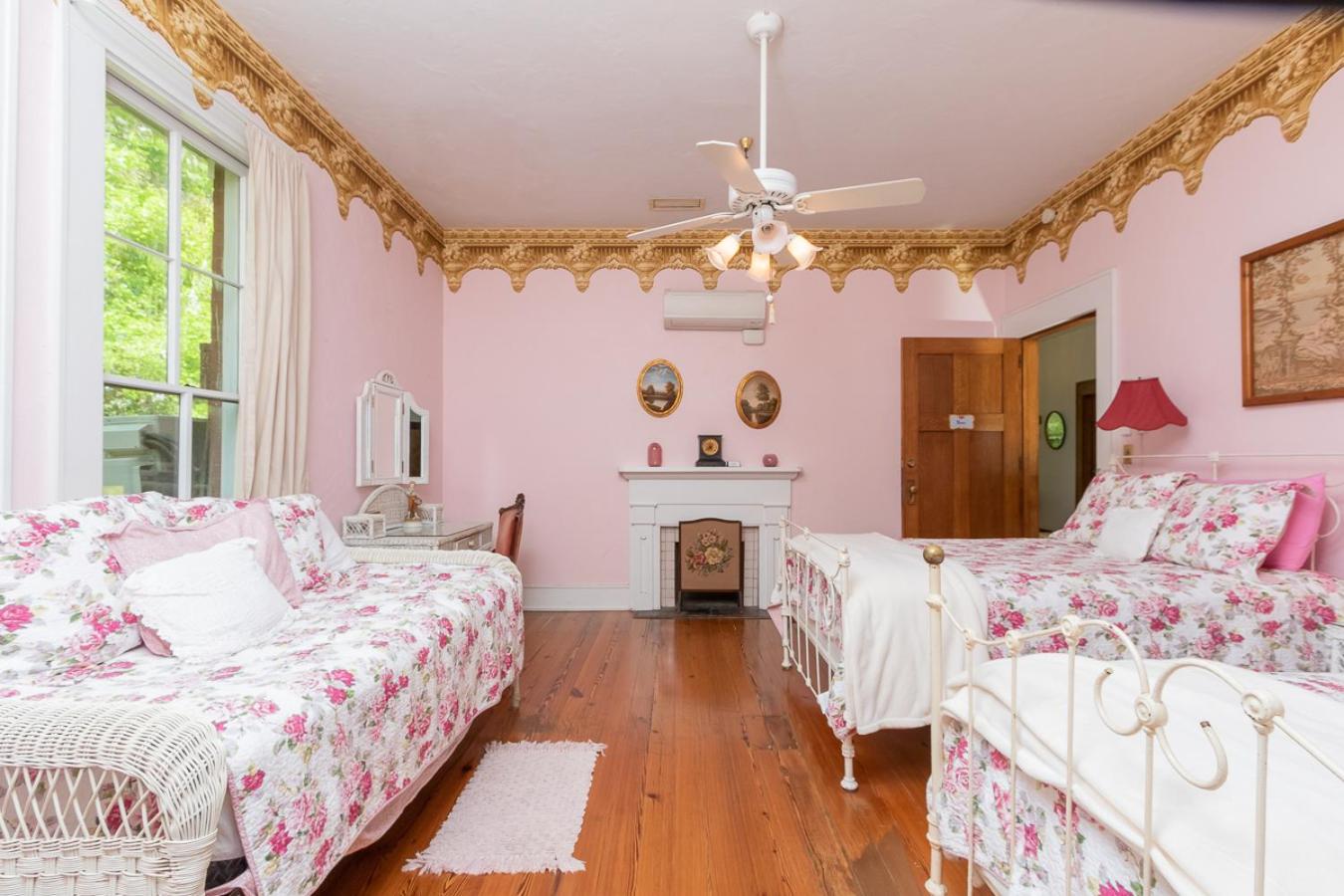 Herlong Mansion Bed & Breakfast