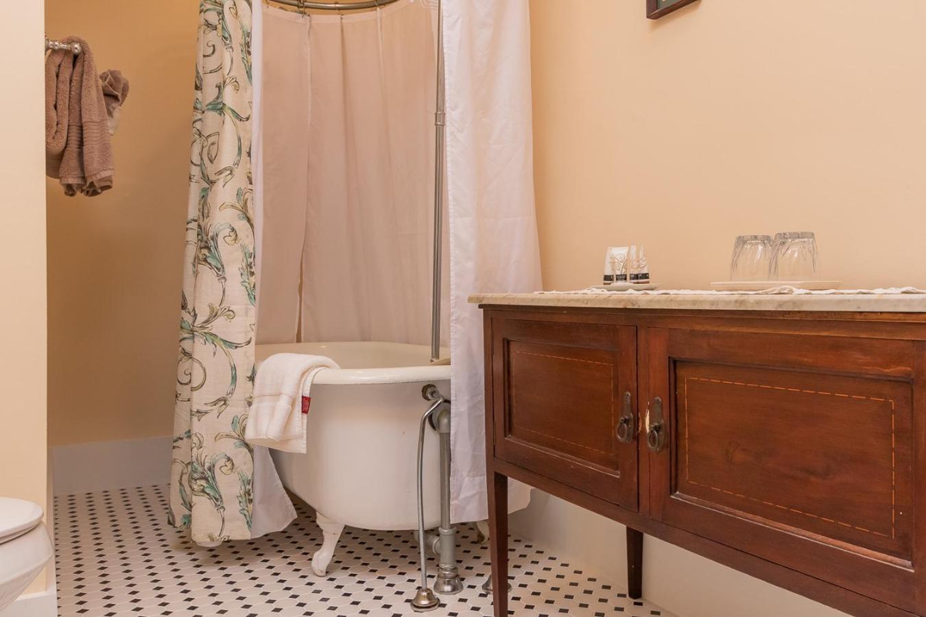Herlong Mansion Bed & Breakfast
