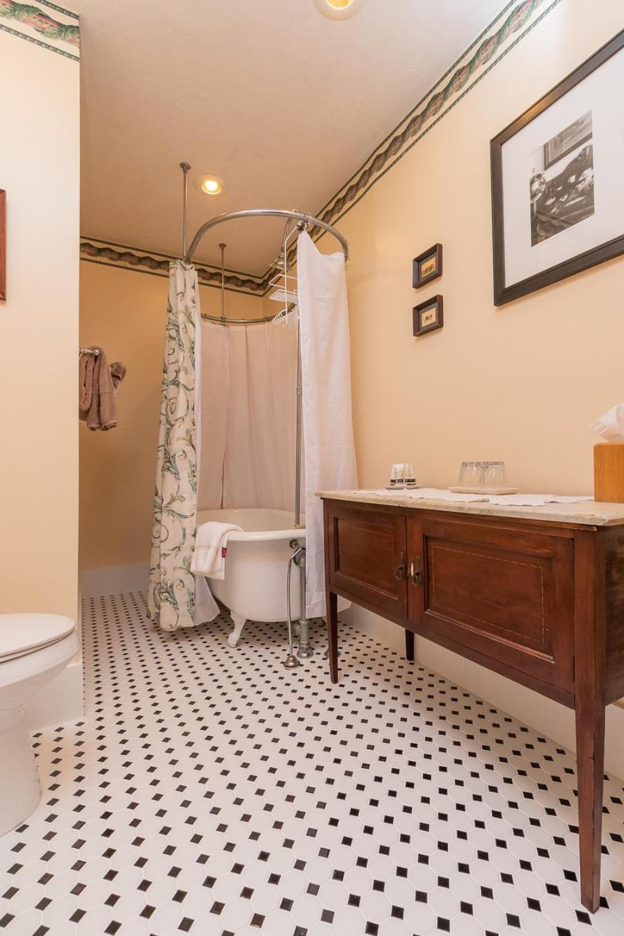 Herlong Mansion Bed & Breakfast