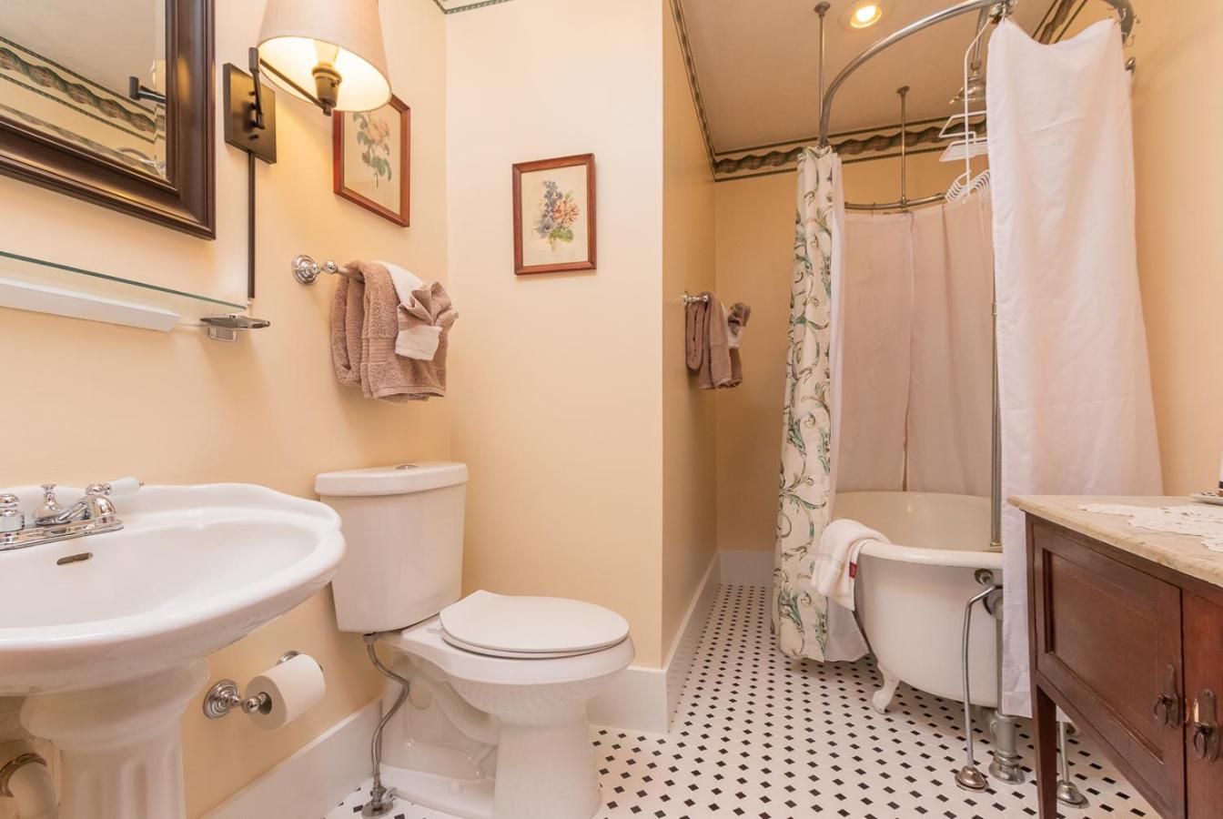 Herlong Mansion Bed & Breakfast