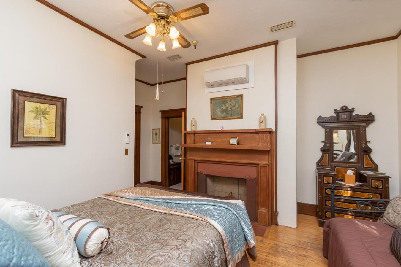 Herlong Mansion Bed & Breakfast
