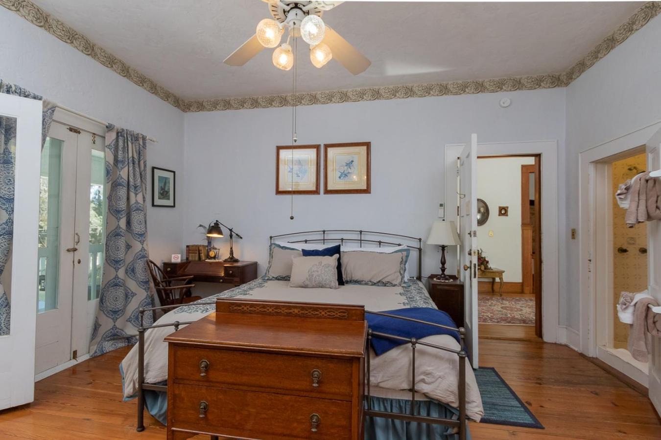 Herlong Mansion Bed & Breakfast