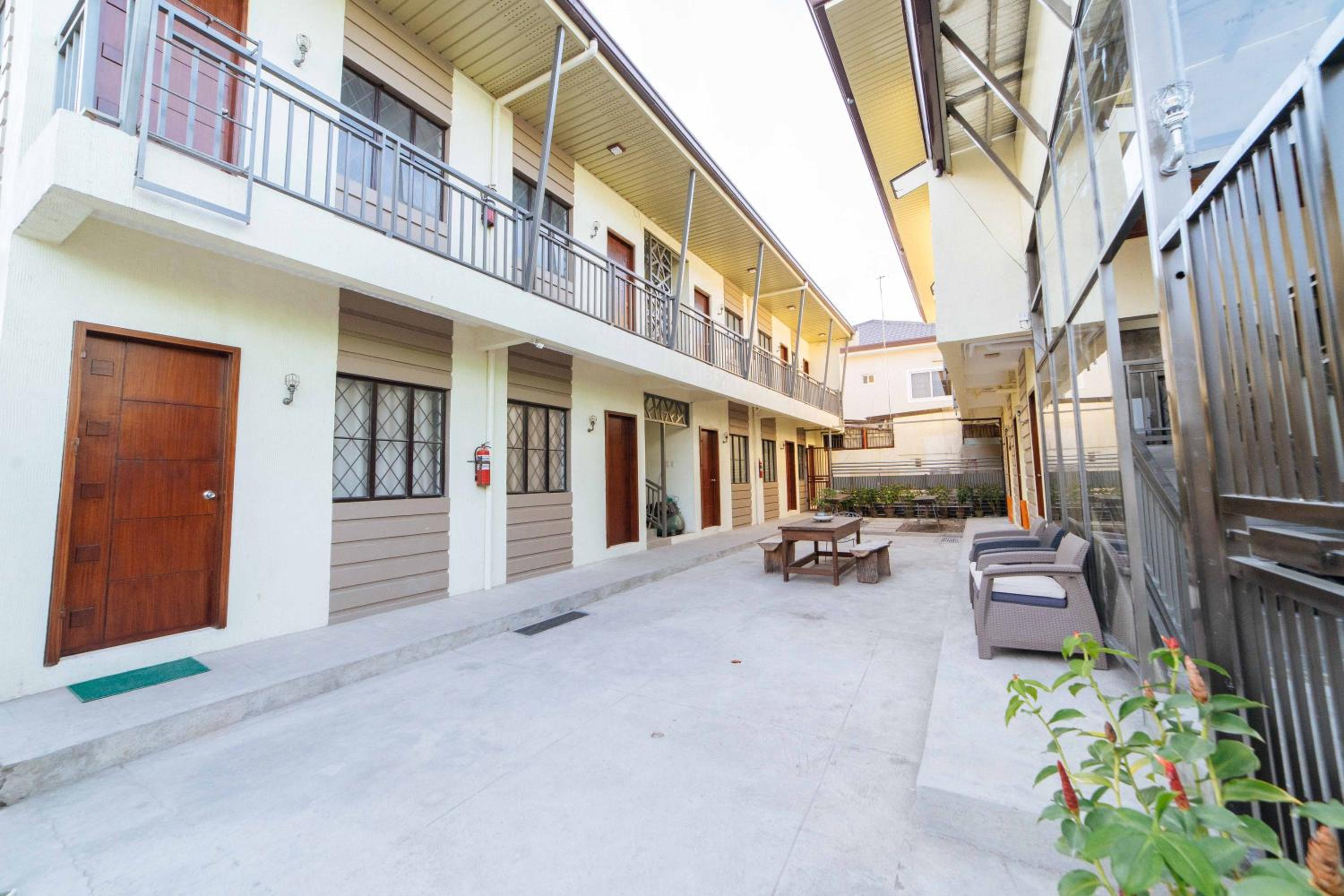 RedDoorz Plus @ Casa Lucia Sindalan San Fernando City Pampanga