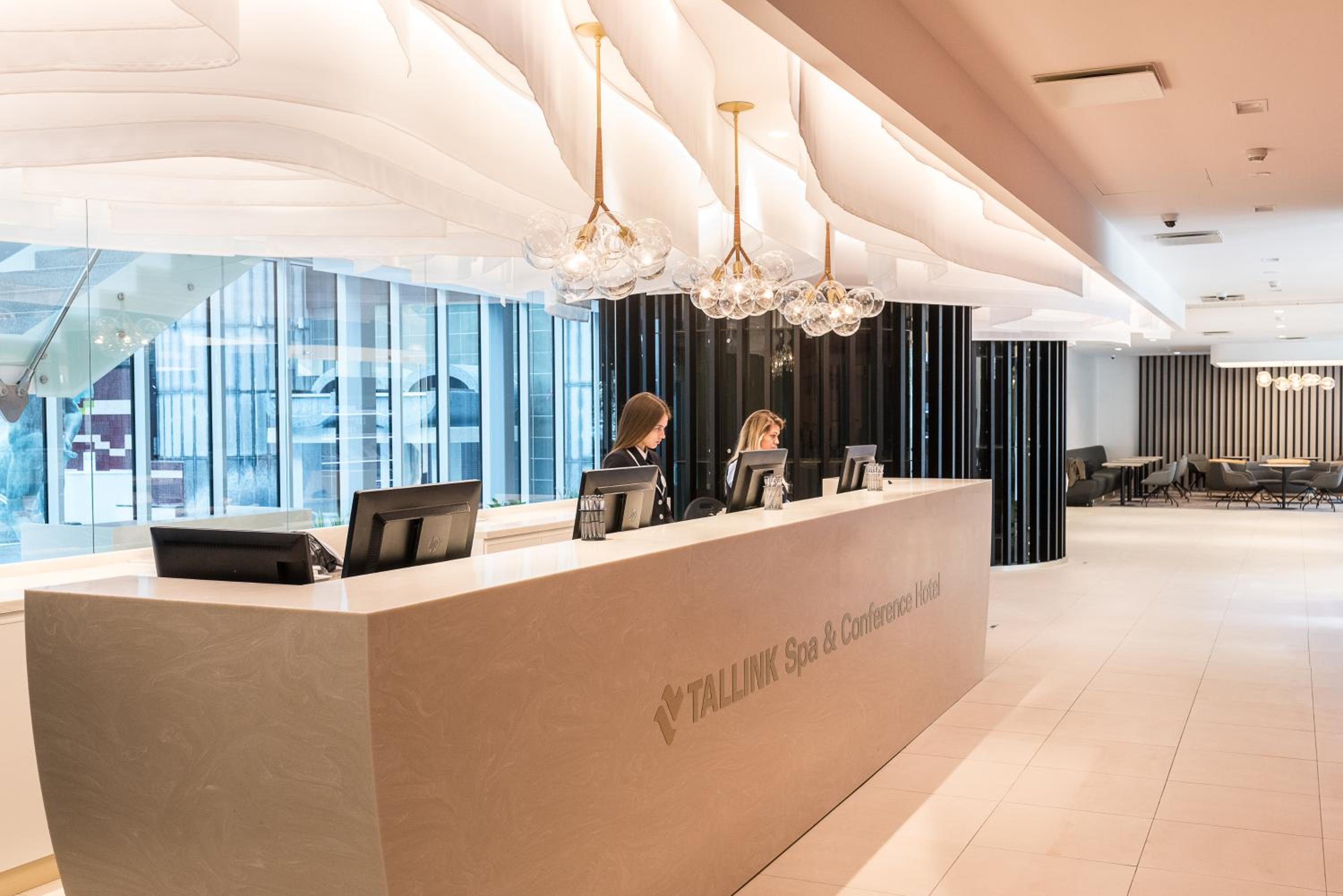 Reception & Lobby